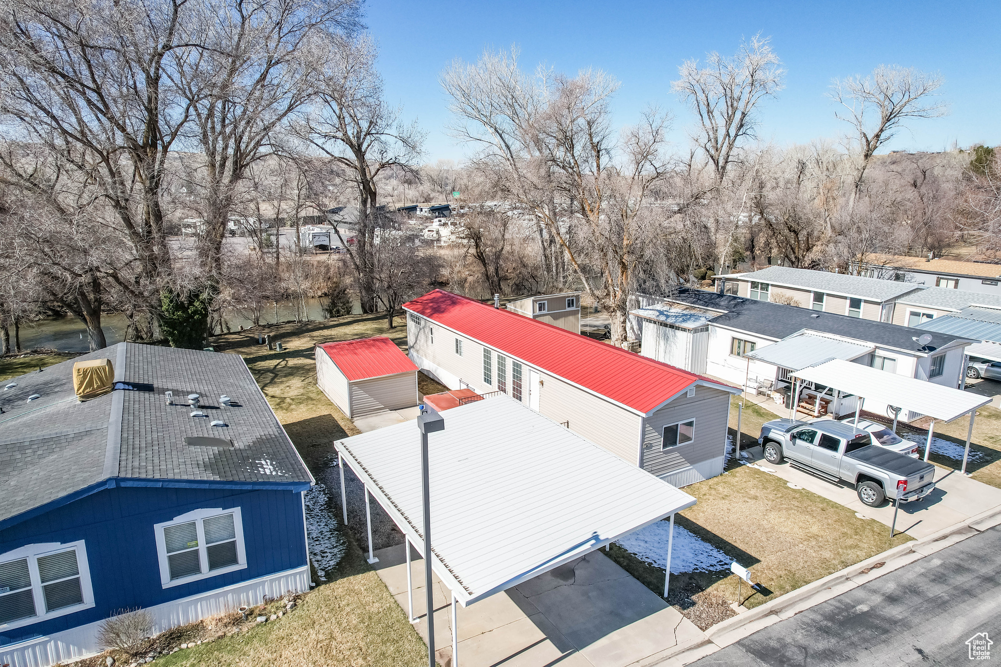 Like New Home that Backs to the Weber River!