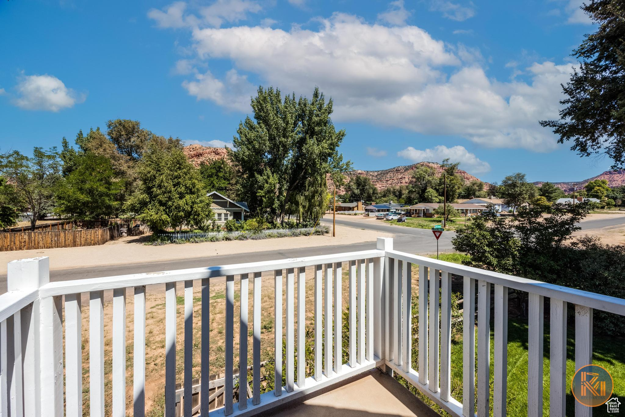 Balcony featuring a mountain view