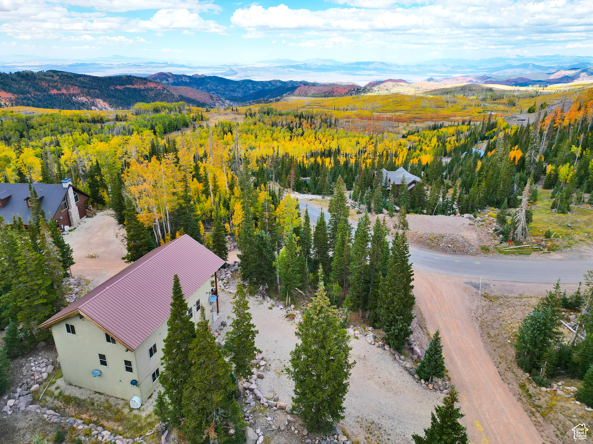 Bird's eye view with a mountain view and a view of trees
