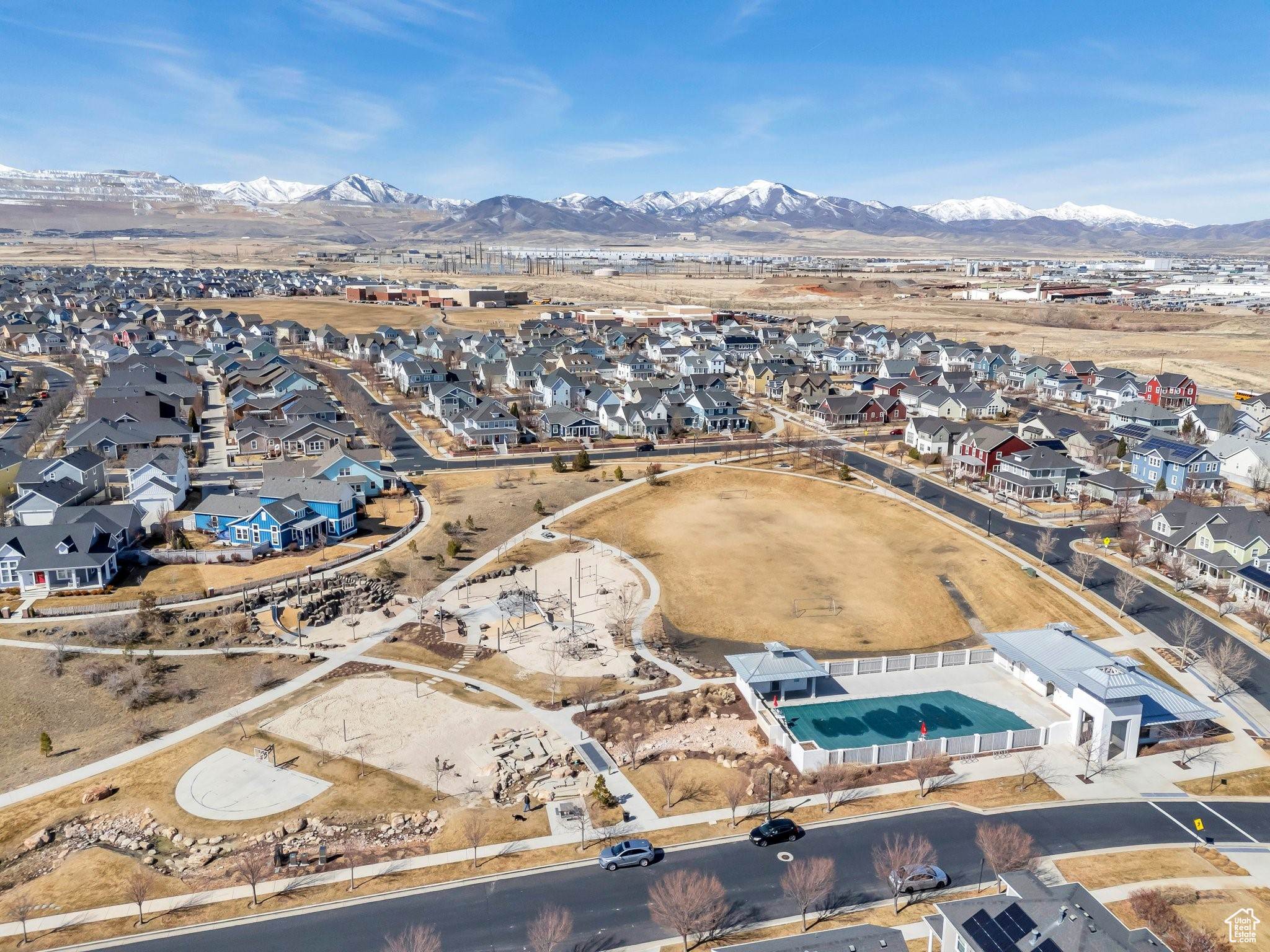 Aerial view featuring a mountain view and a residential view