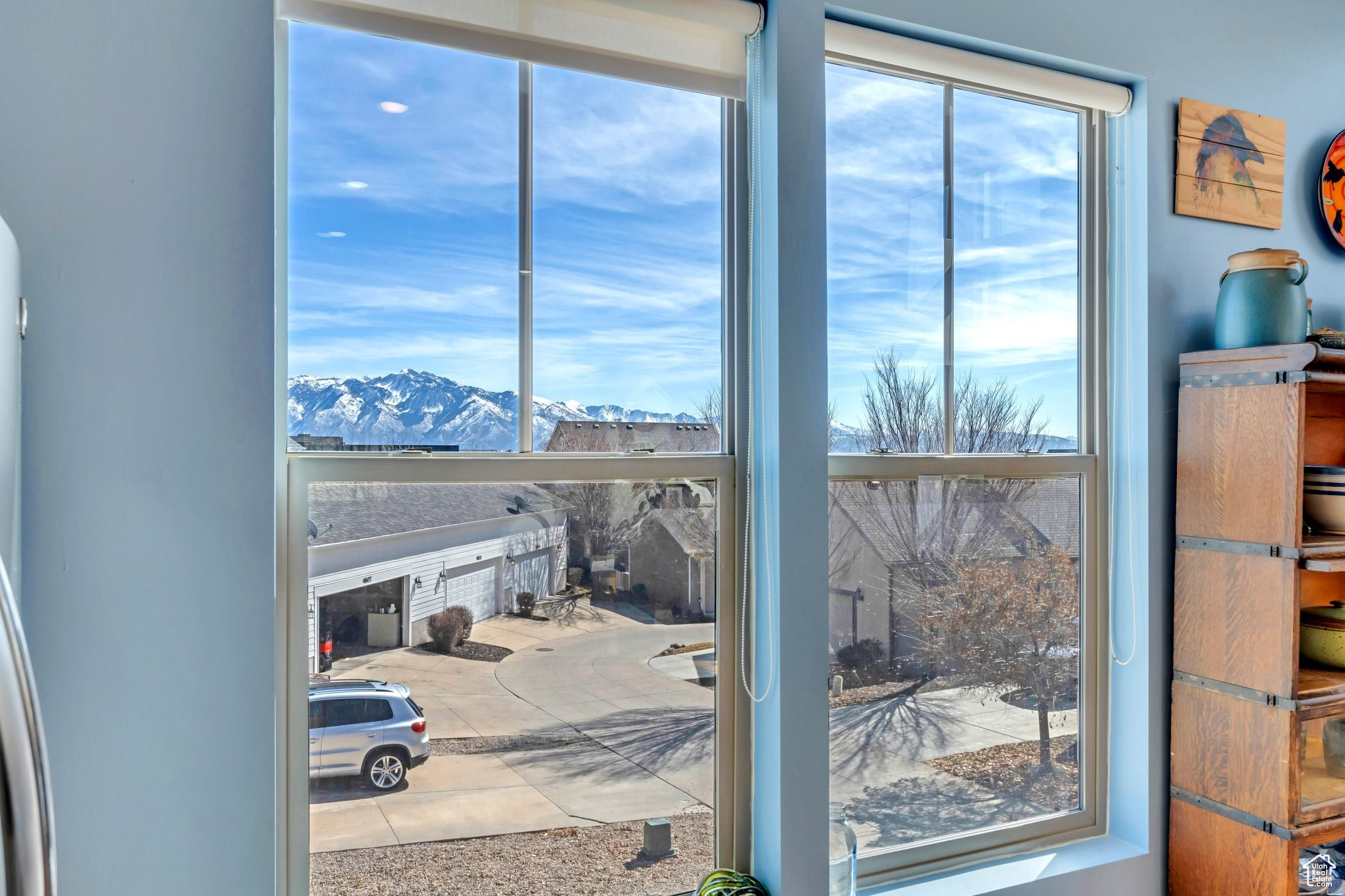 Room details with a mountain view