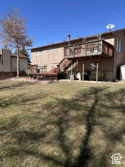 Large / Private, Fenced Backyard