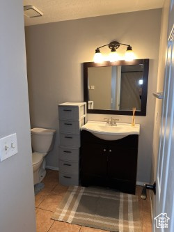 Main Floor Full Bath with Tile Surround