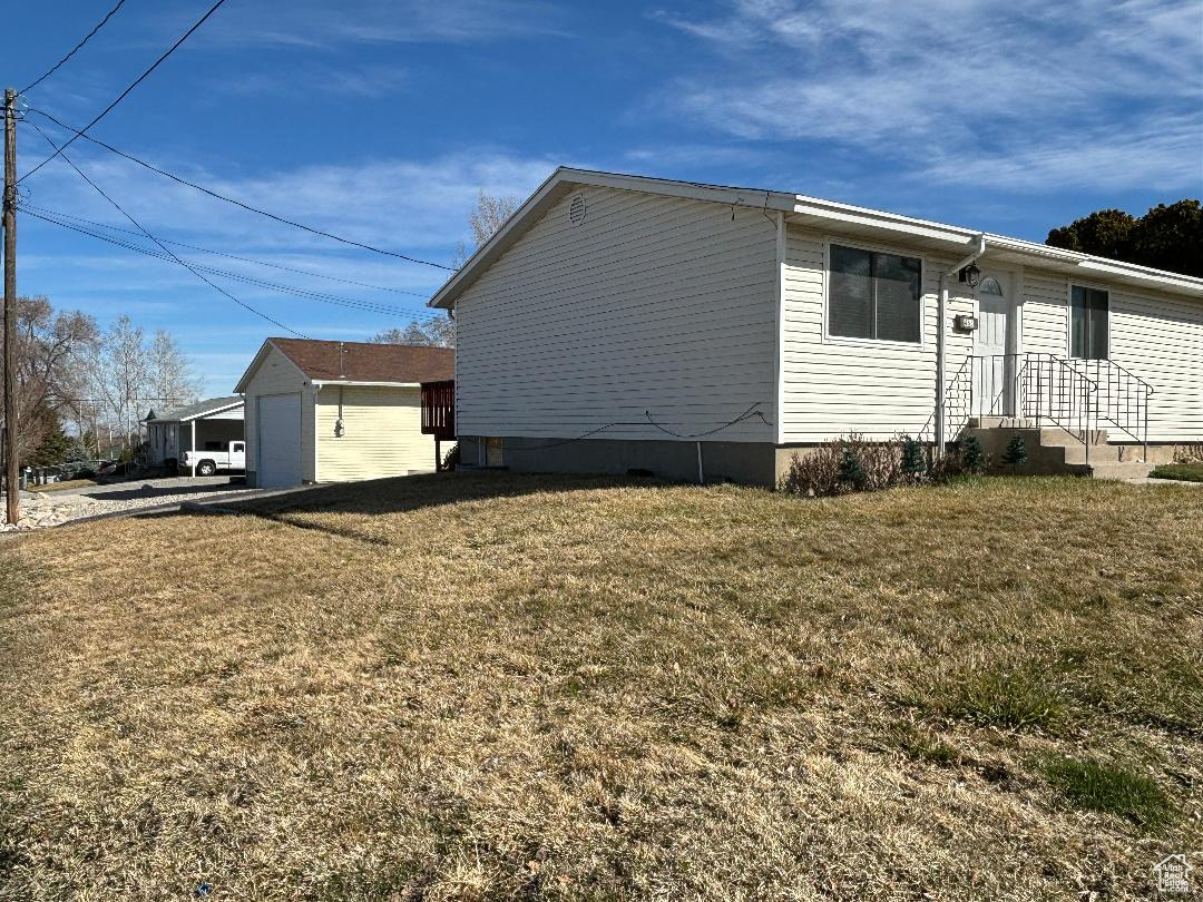Side view of the yard!