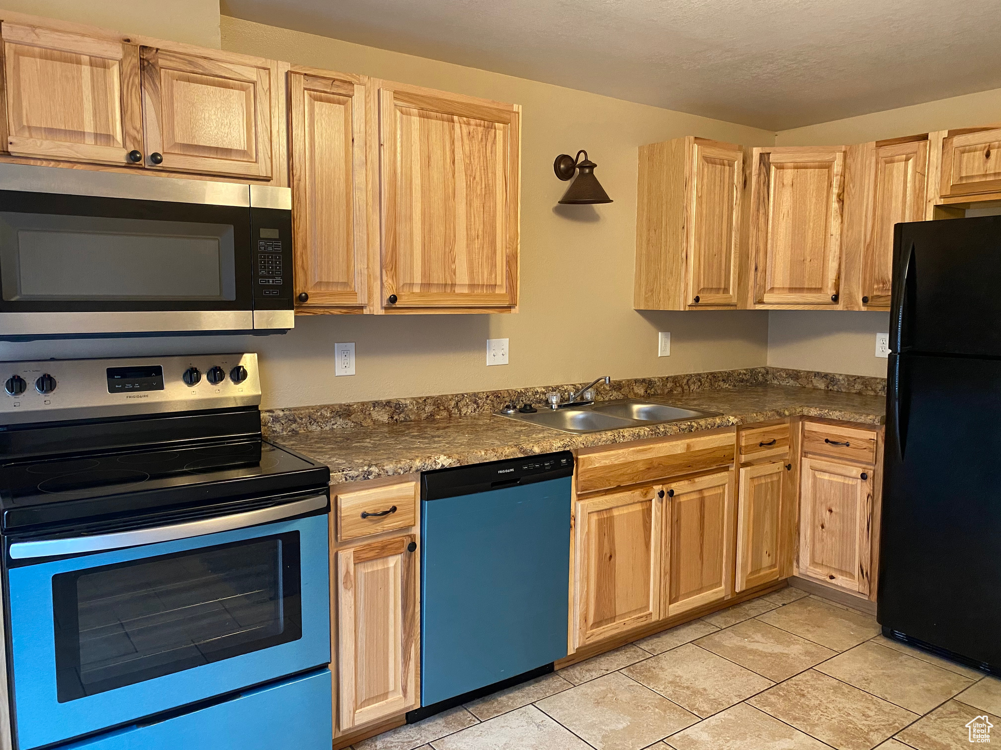 455 E Vine:Updated Kitchen with stainless steel appliances! Fridge stays!