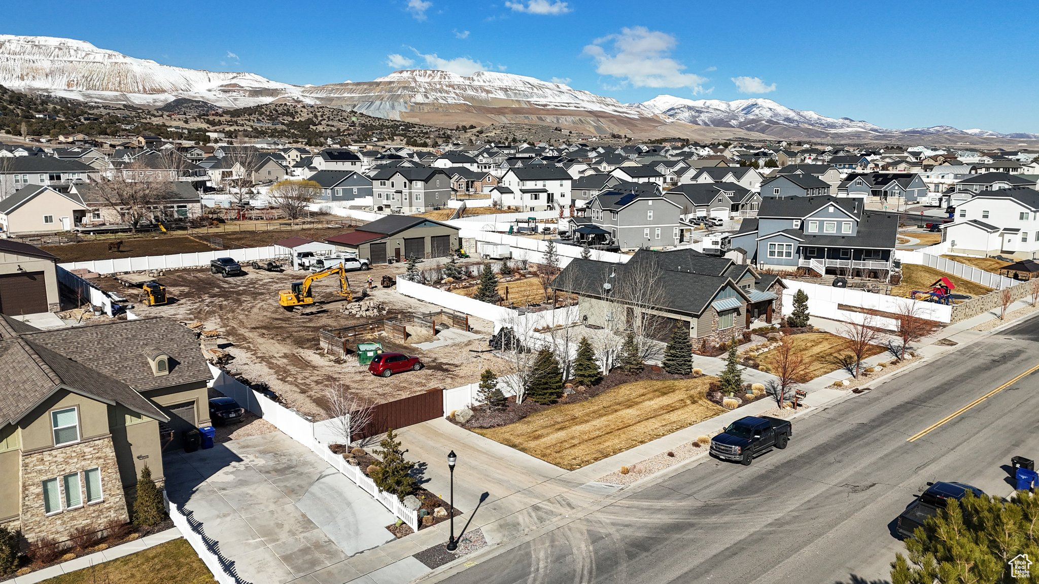 Bird's eye view with a mountain view and a residential view