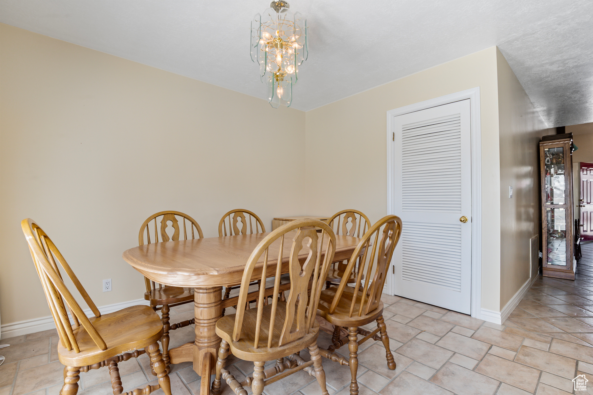 Kitchen Dining area