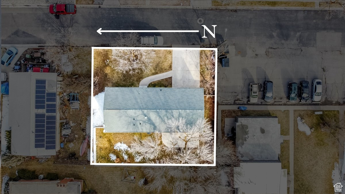 Birds eye view of property