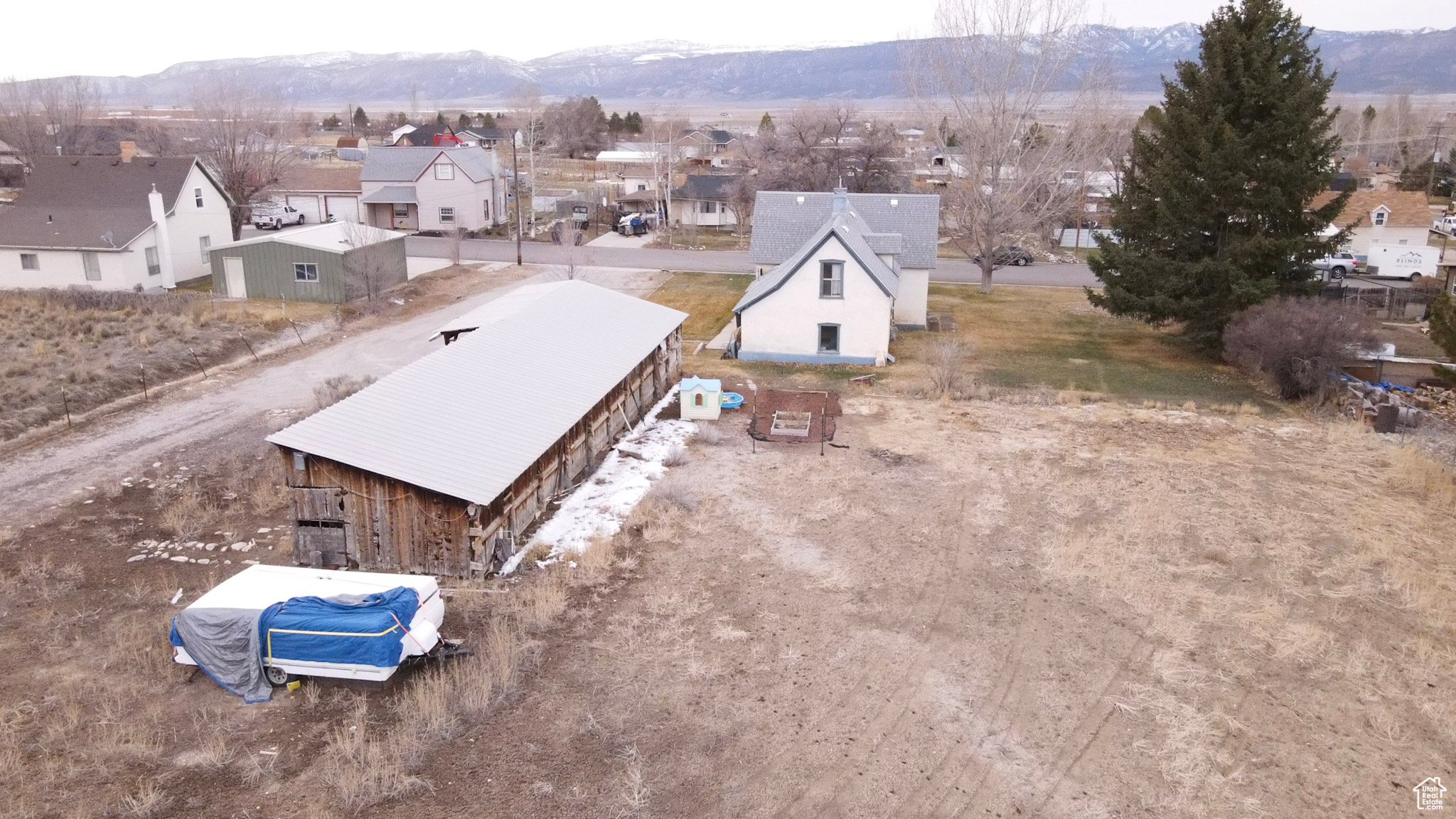 Aerial view with a mountain view and a residential view