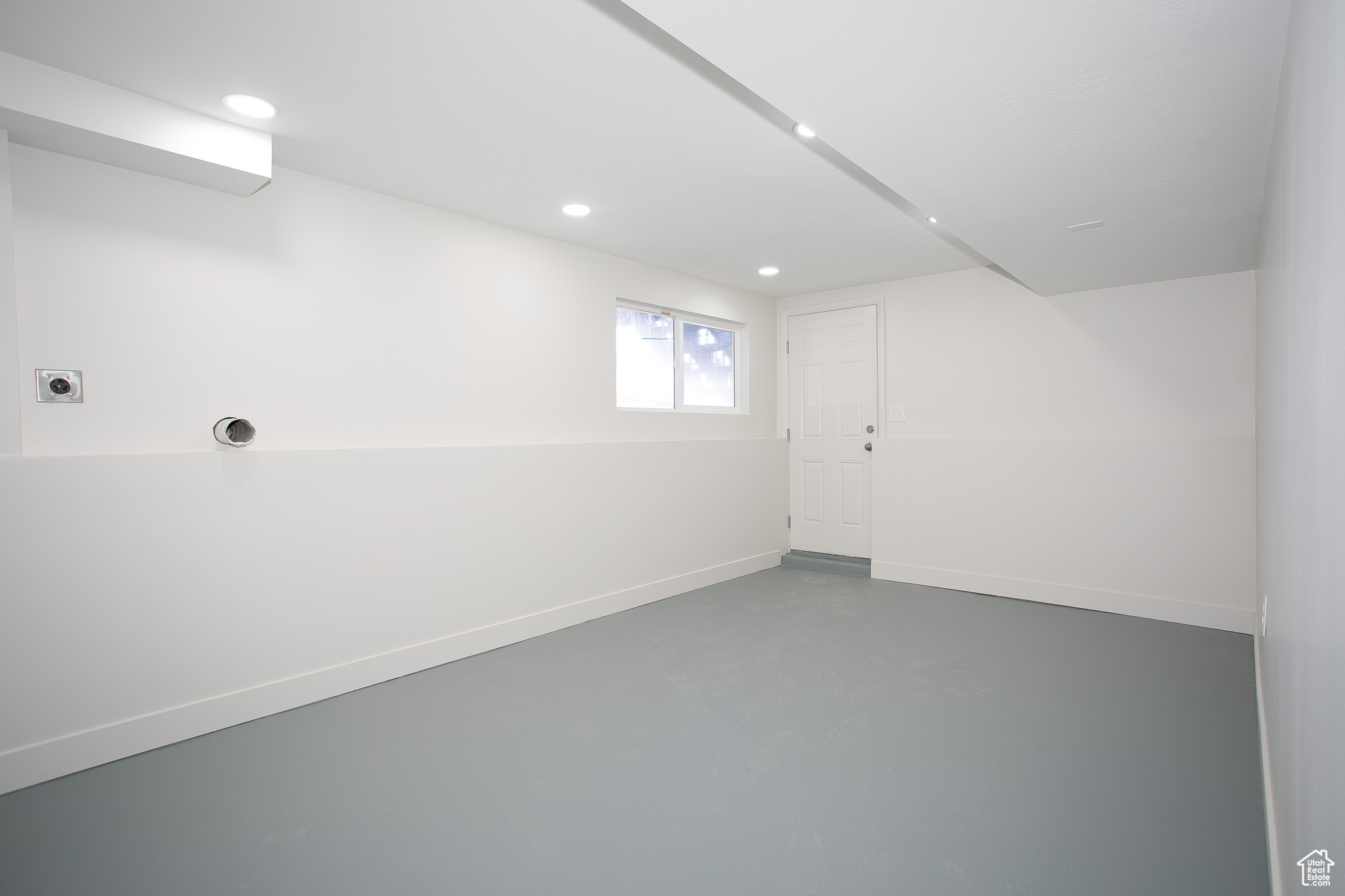 Basement laundry room/potential for second kitcehen