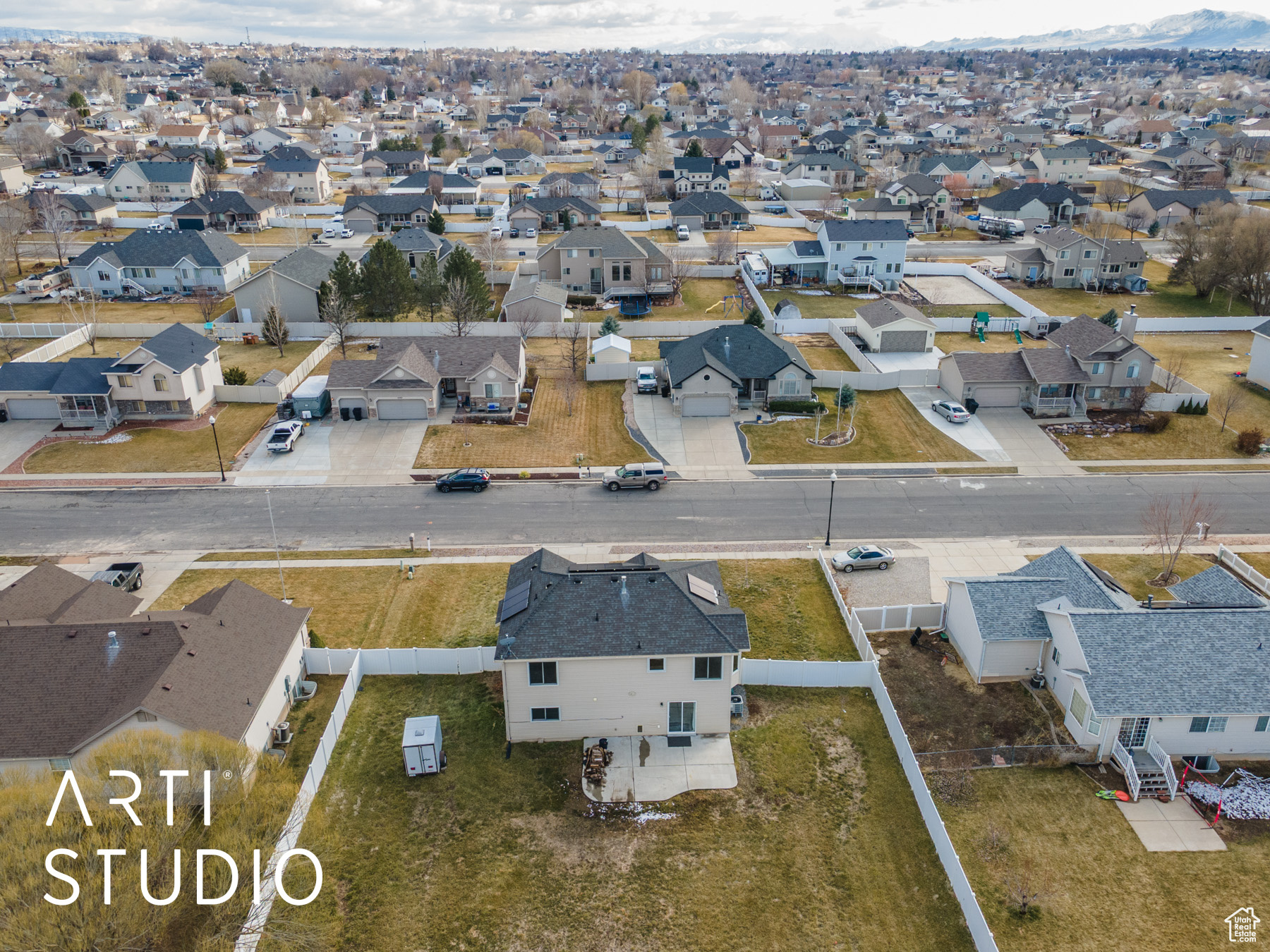 Drone / aerial view featuring a residential view