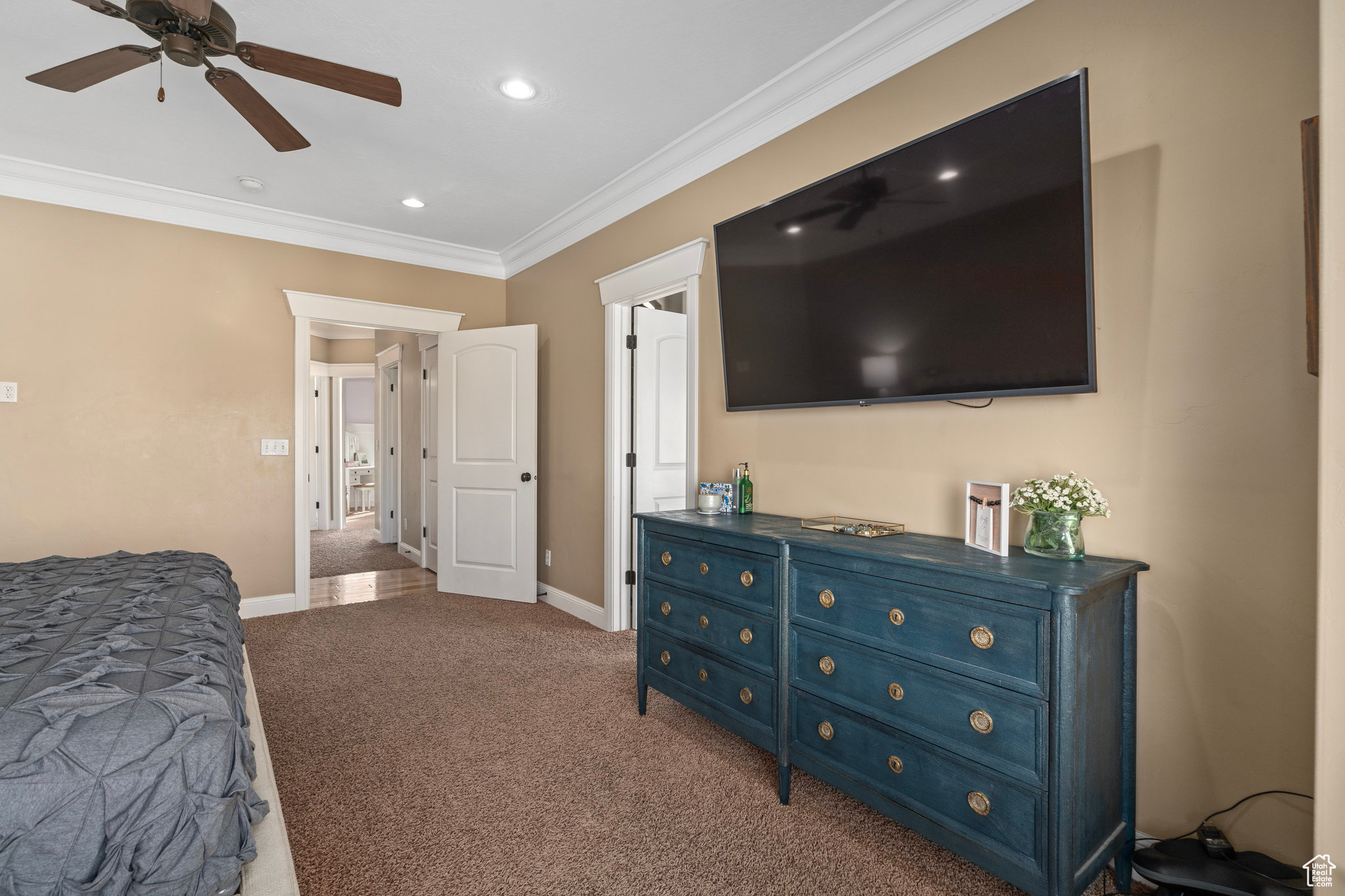 Bedroom featuring recessed lighting, carpet floors, crown molding, baseboards, and ceiling fan
