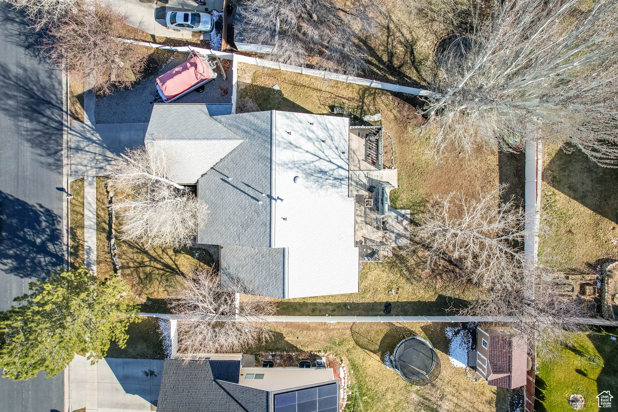 Large quarter acre lot.