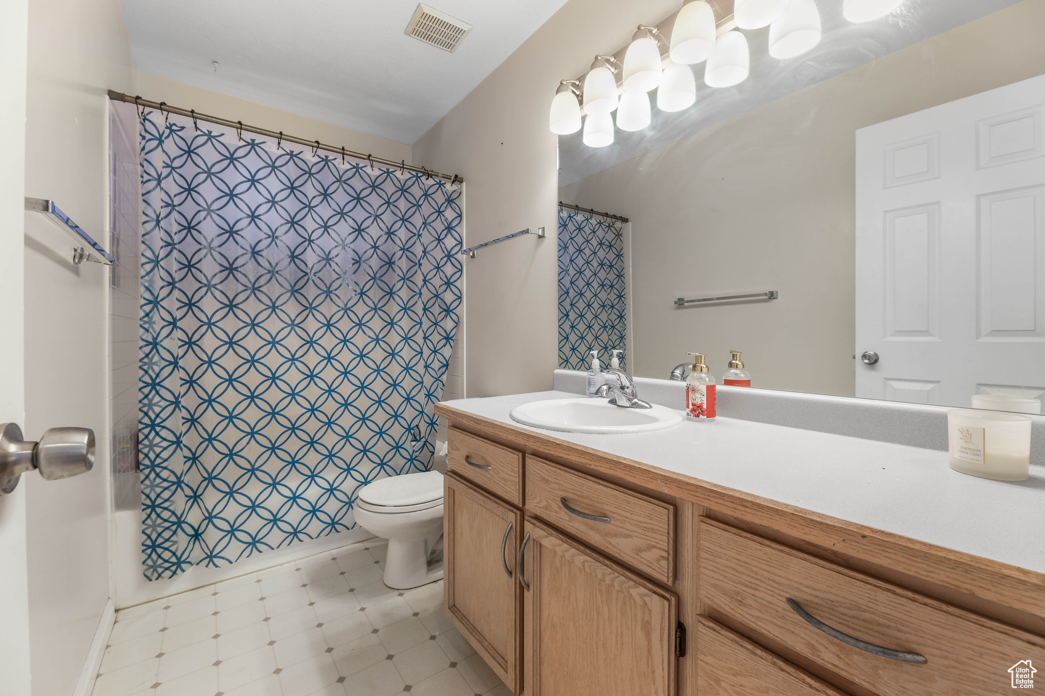 Secondary bathroom