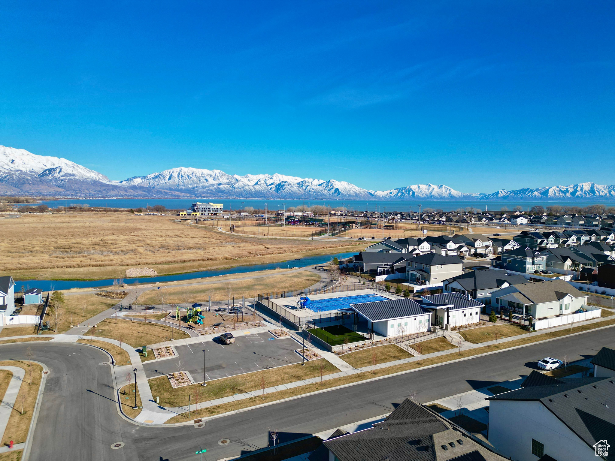 Drone / aerial view featuring a mountain view and a residential view