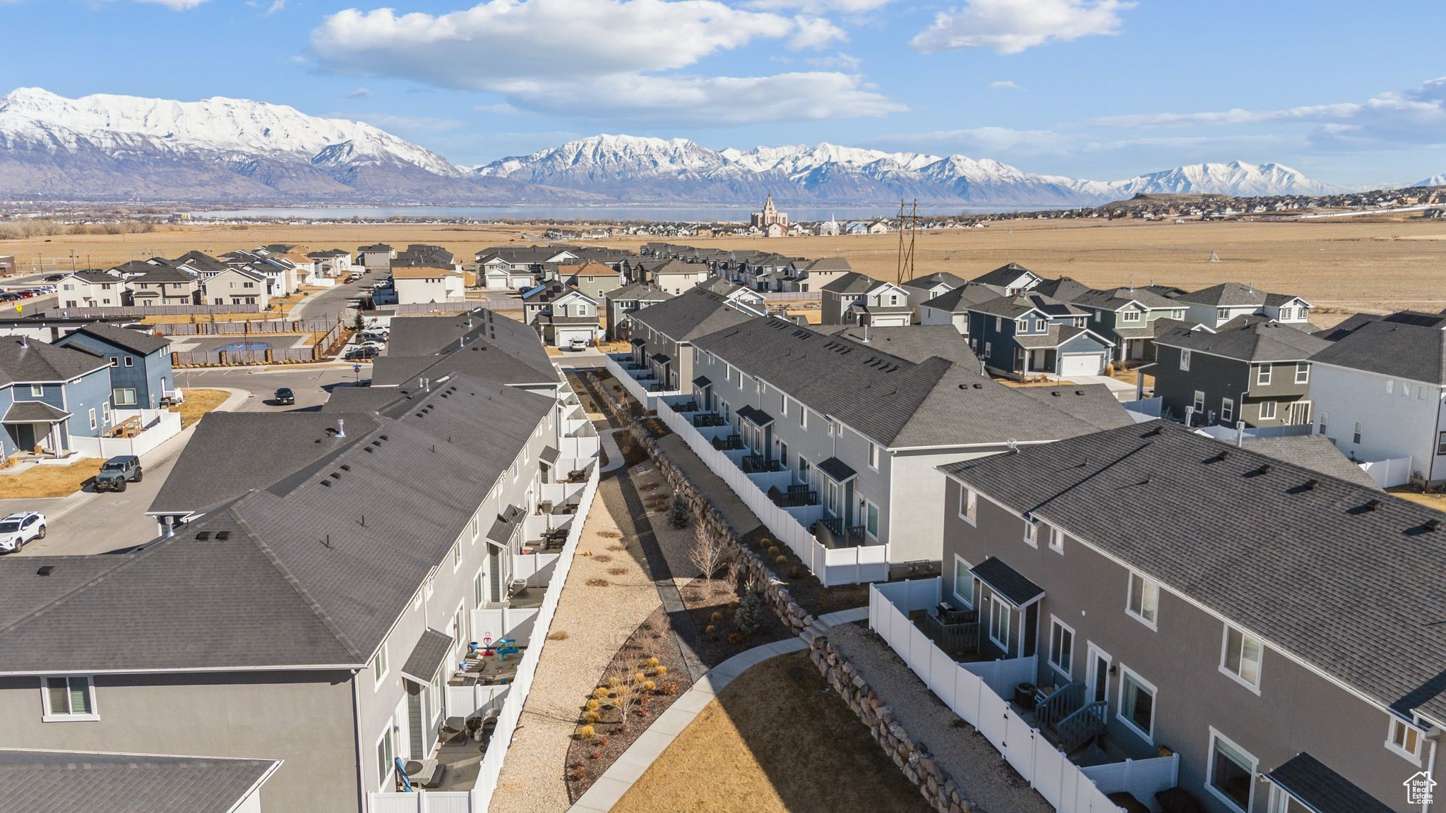 Aerial view with a mountain view and a residential view
