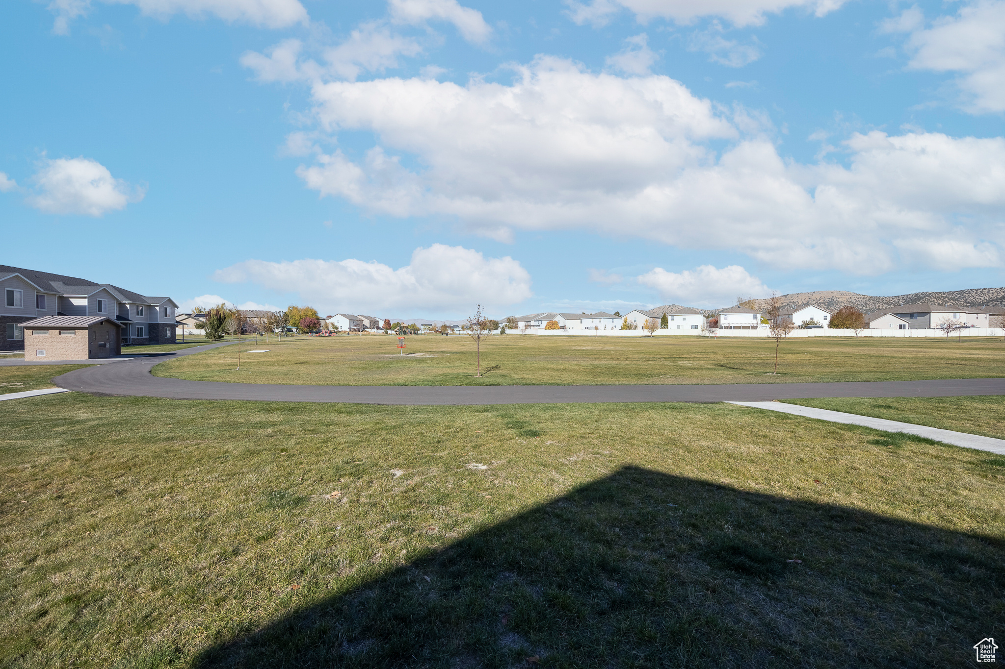 View of yard with a residential view