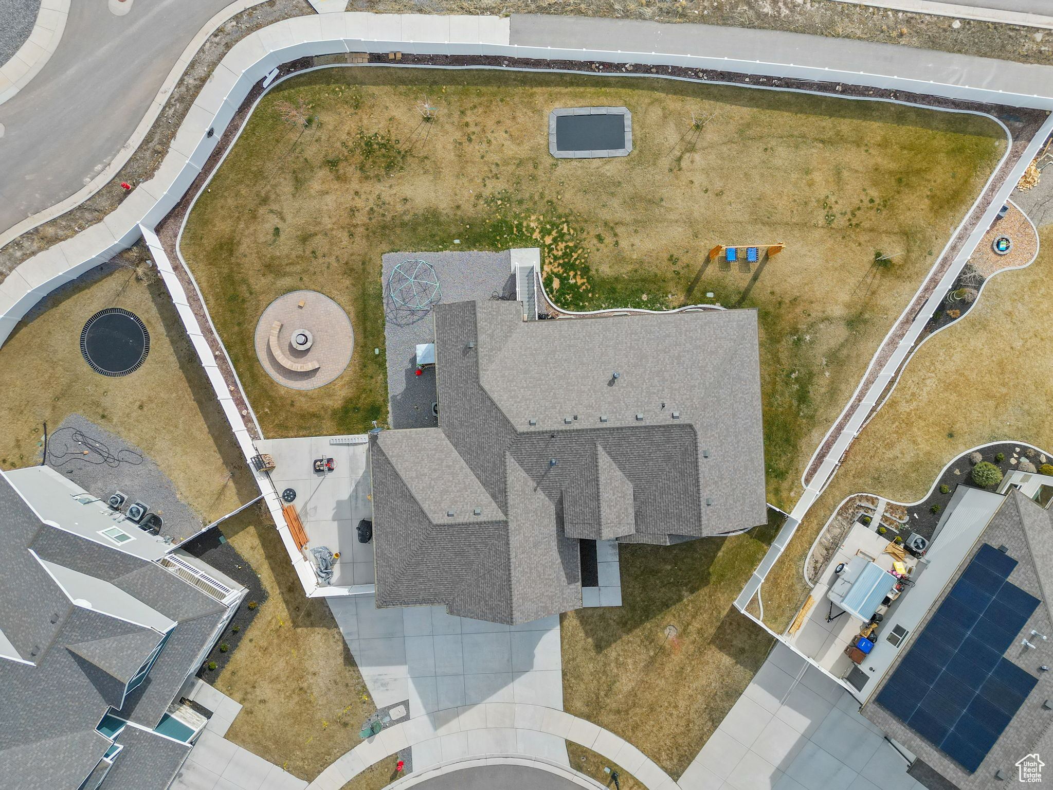 Birds eye view of property