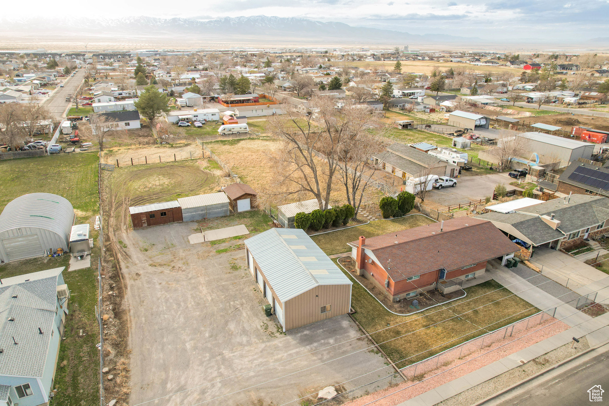 Aerial view with a mountain view and a residential view