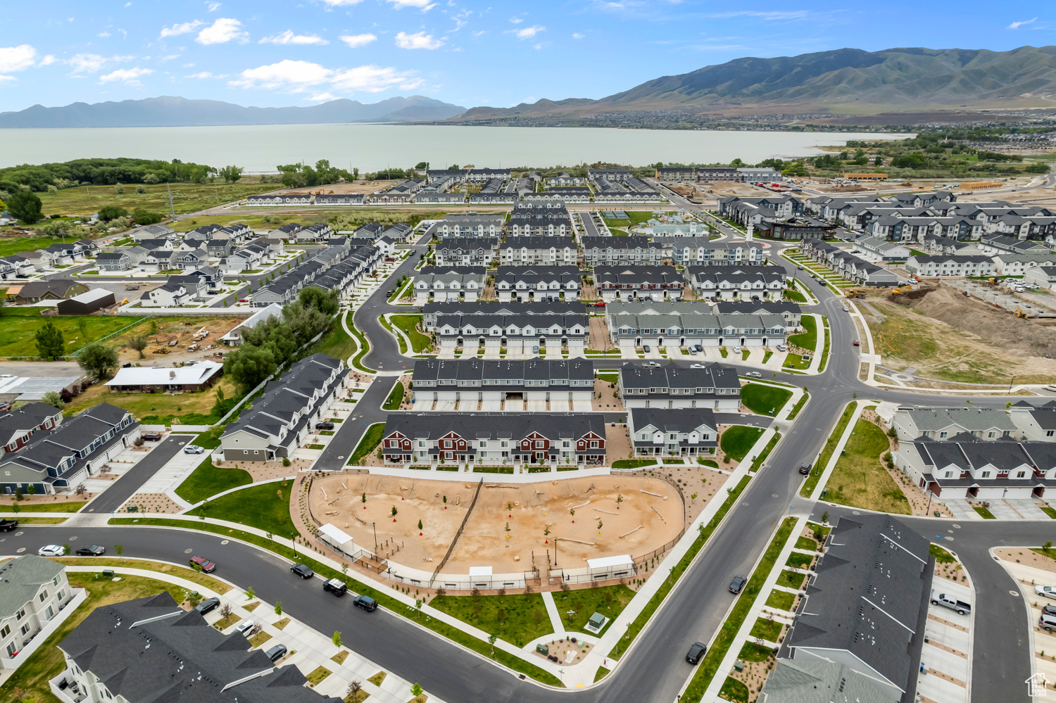 Bird's eye view with a residential view and a water and mountain view