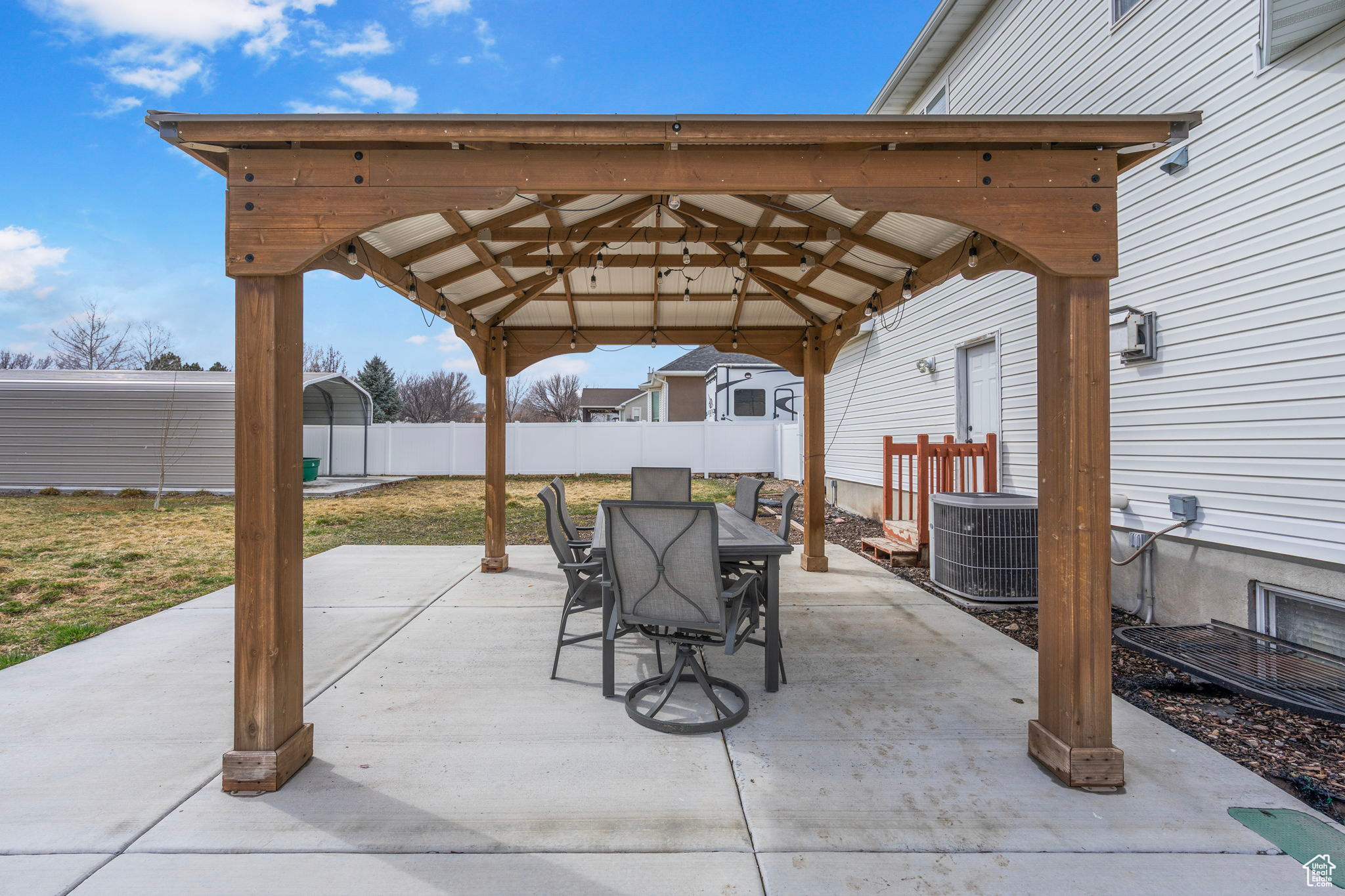 Pergola 14X12 with a Patio 19.6 X 36