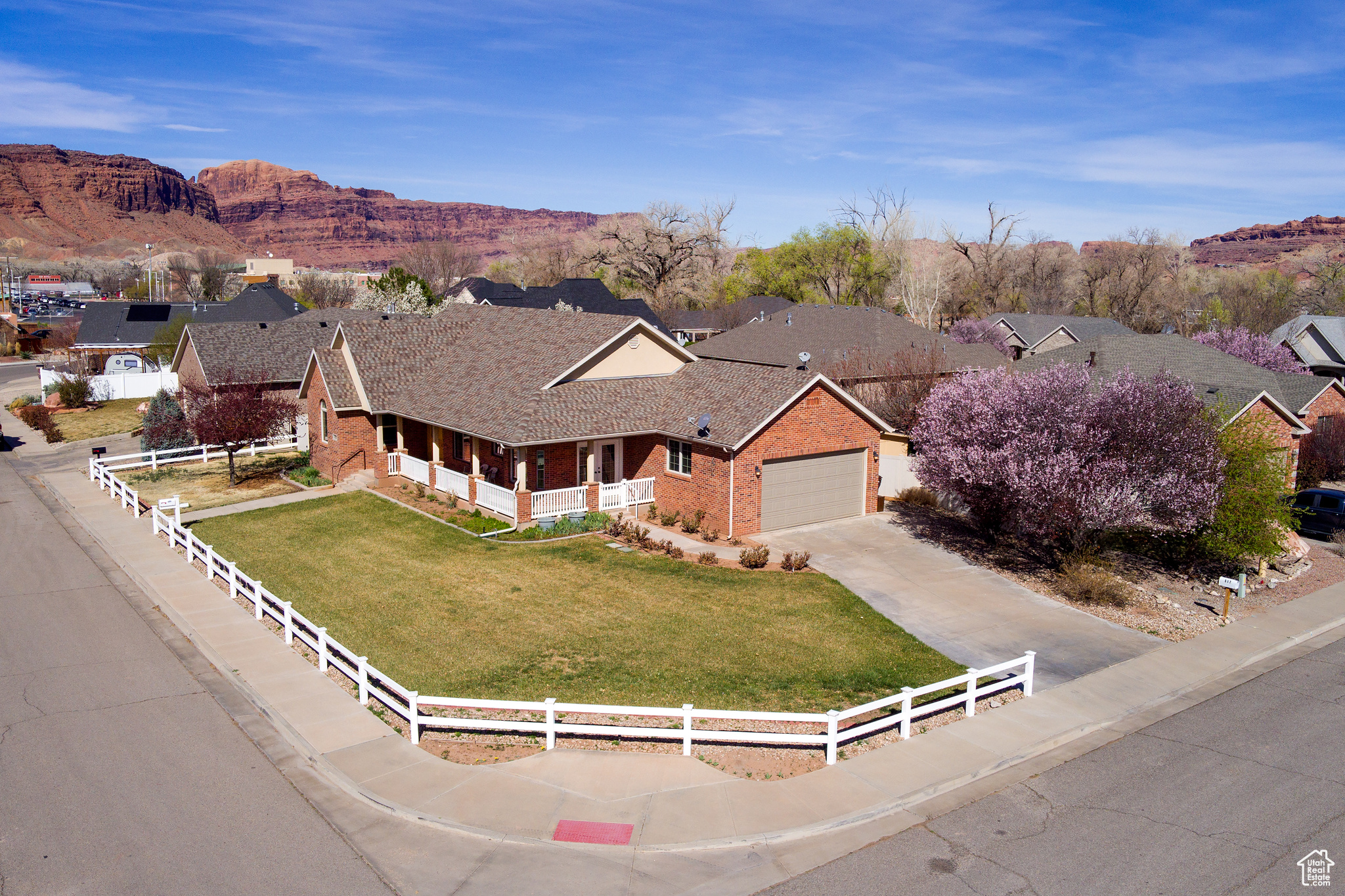 494 E KACHINA WAY