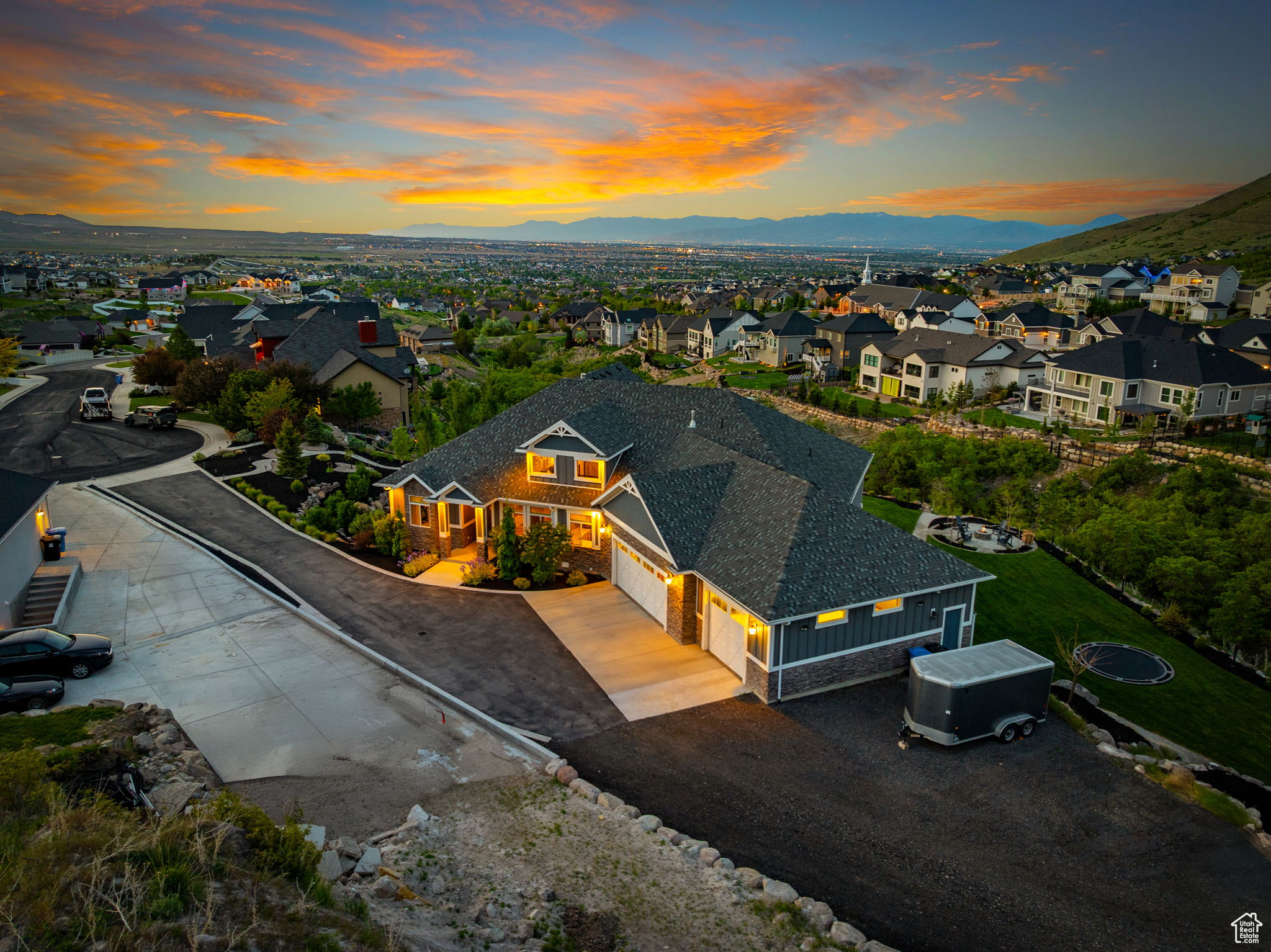 https://assets.utahrealestate.com/photos/2048x1536/2087586_f66d9437847c68818eecae0ef767be5a_68351e4ca4b49.jpg?utm_source=chatgpt.com