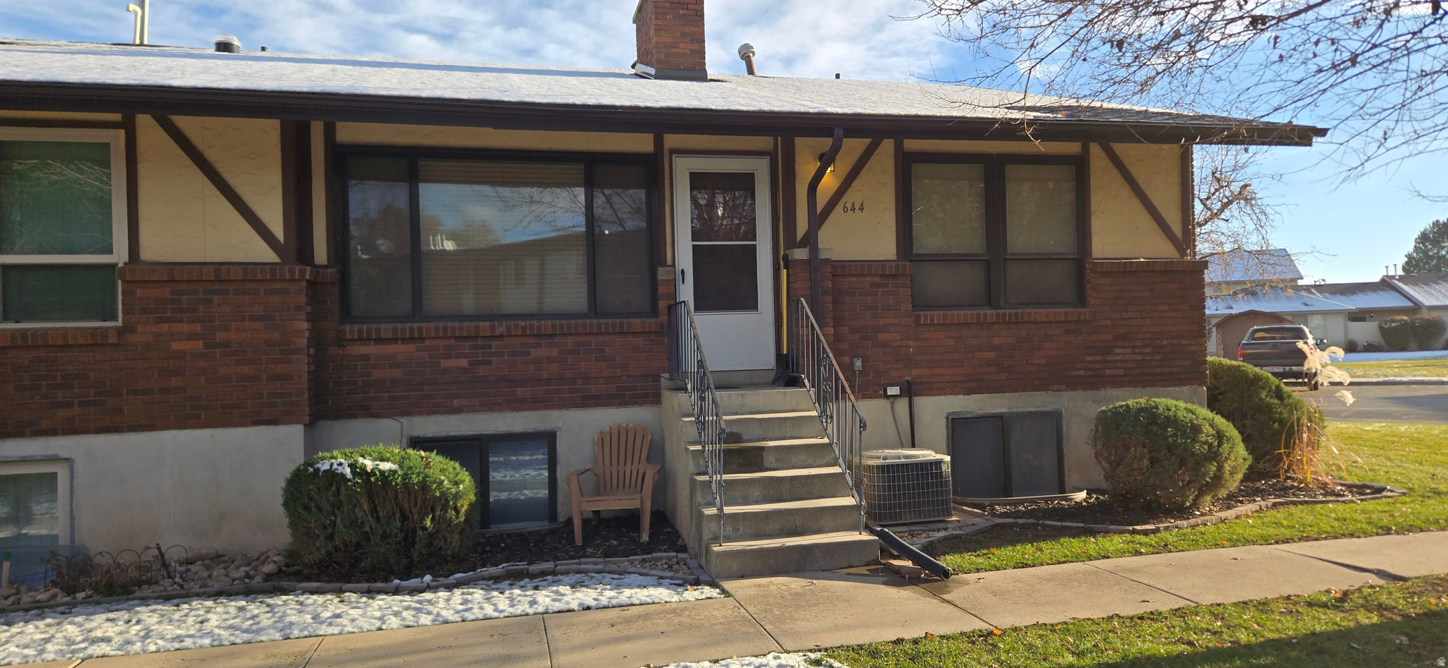 644 W LAMPLIGHTER WAY