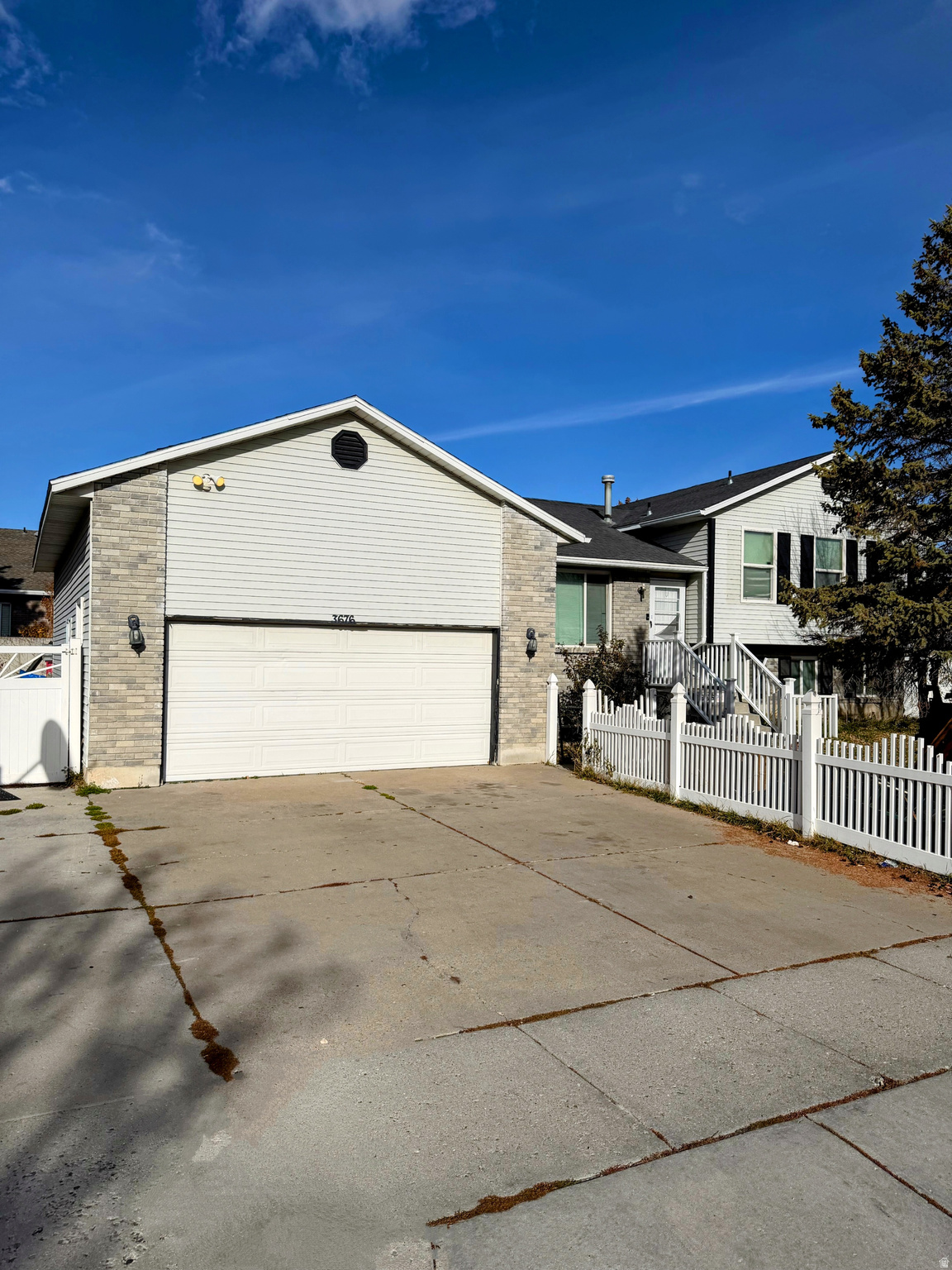 3676 W CHRISTY WAY