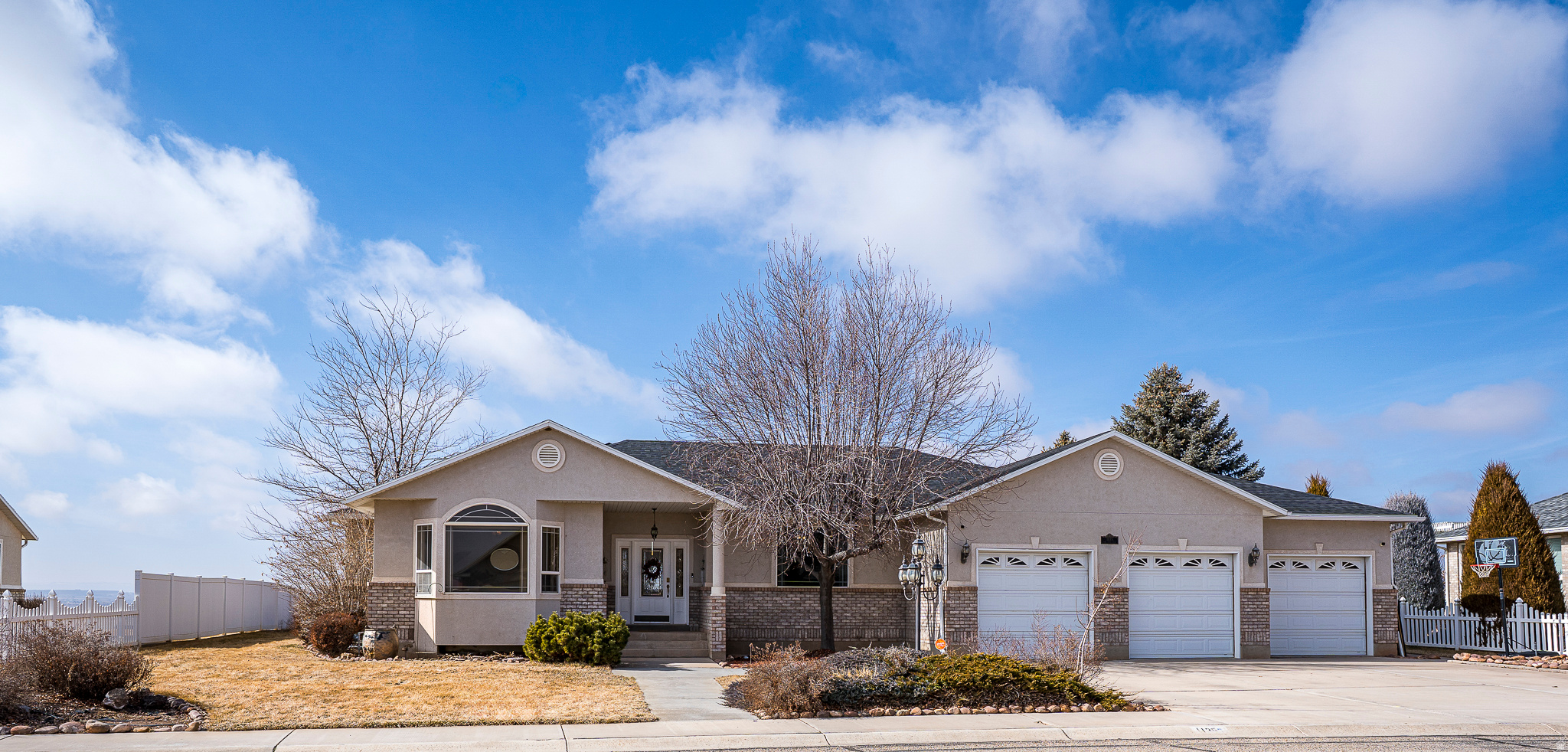 1135 W PARK RIDGE DR