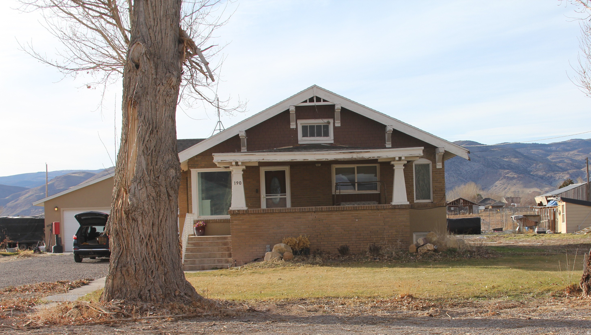 190 S MAIN ST