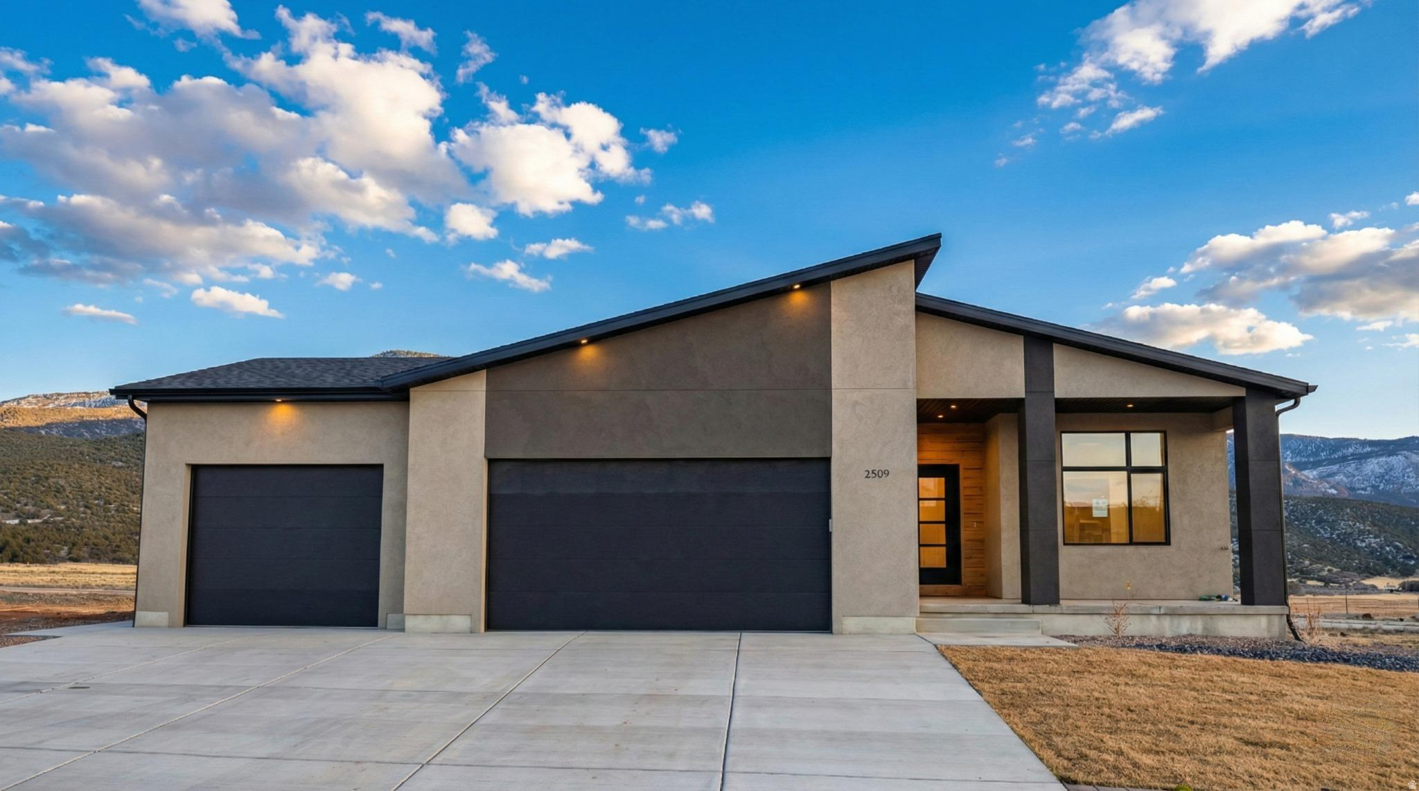 2509 W SCENIC DR #107