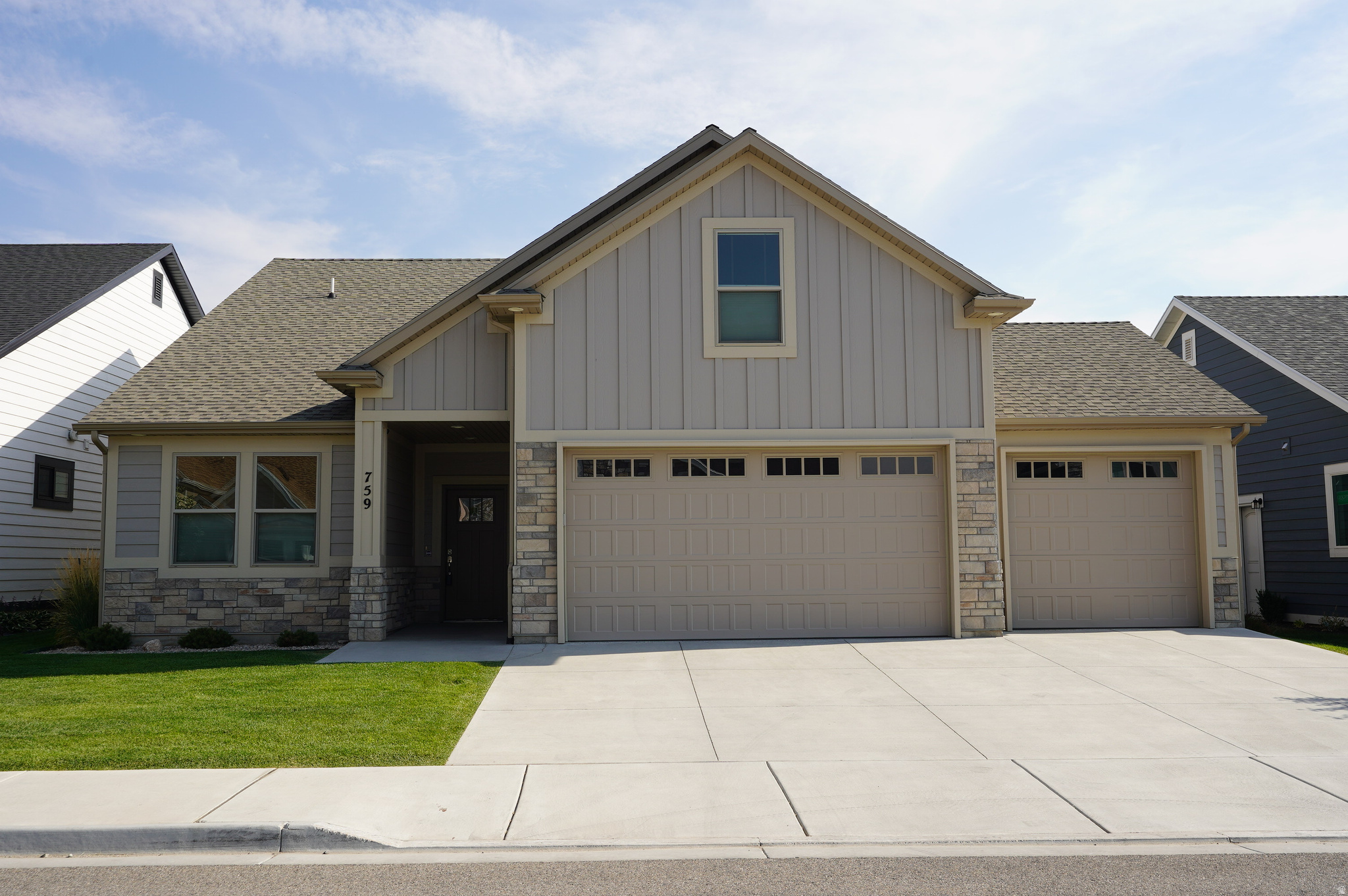 759 W FOX MEADOW DR