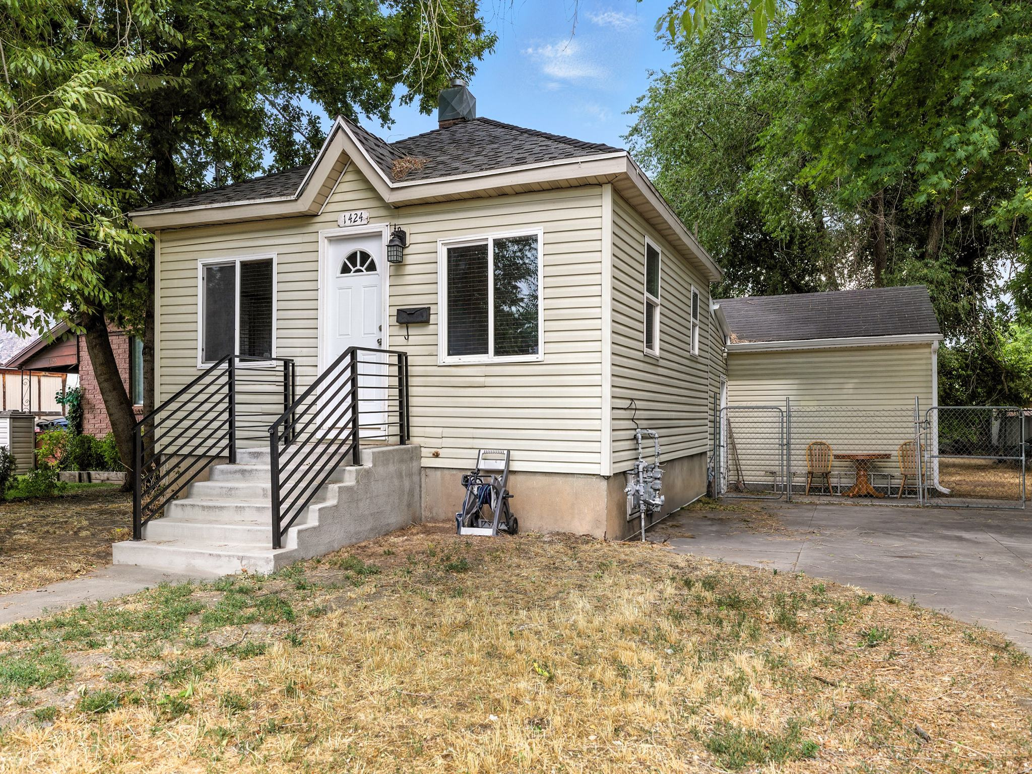 1424  JEFFERSON AVE