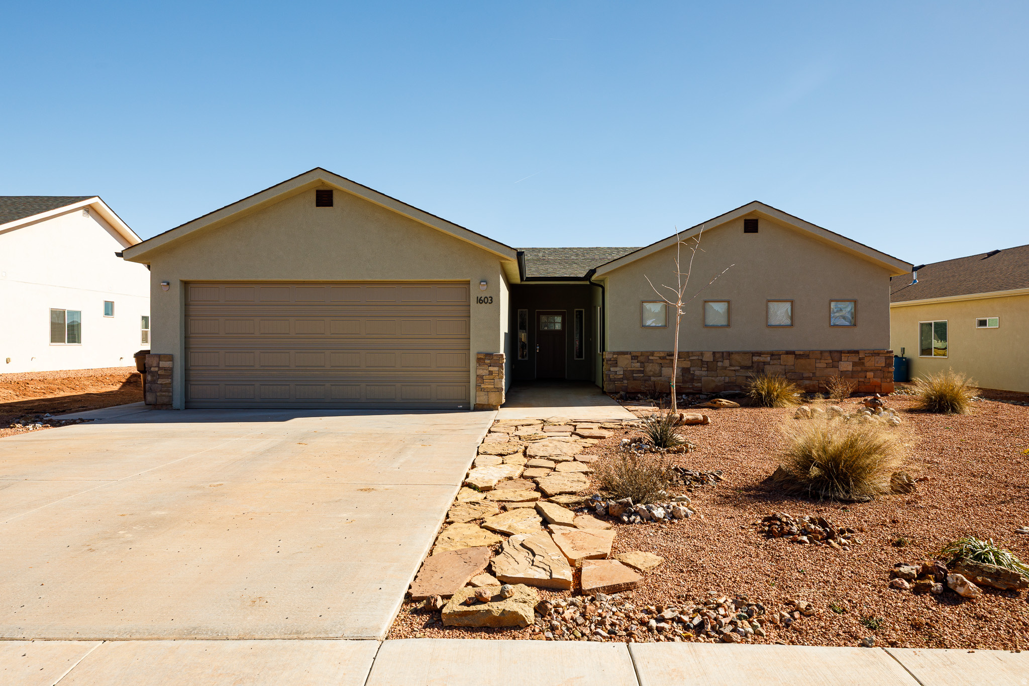 1603 S CREEKSIDE DR