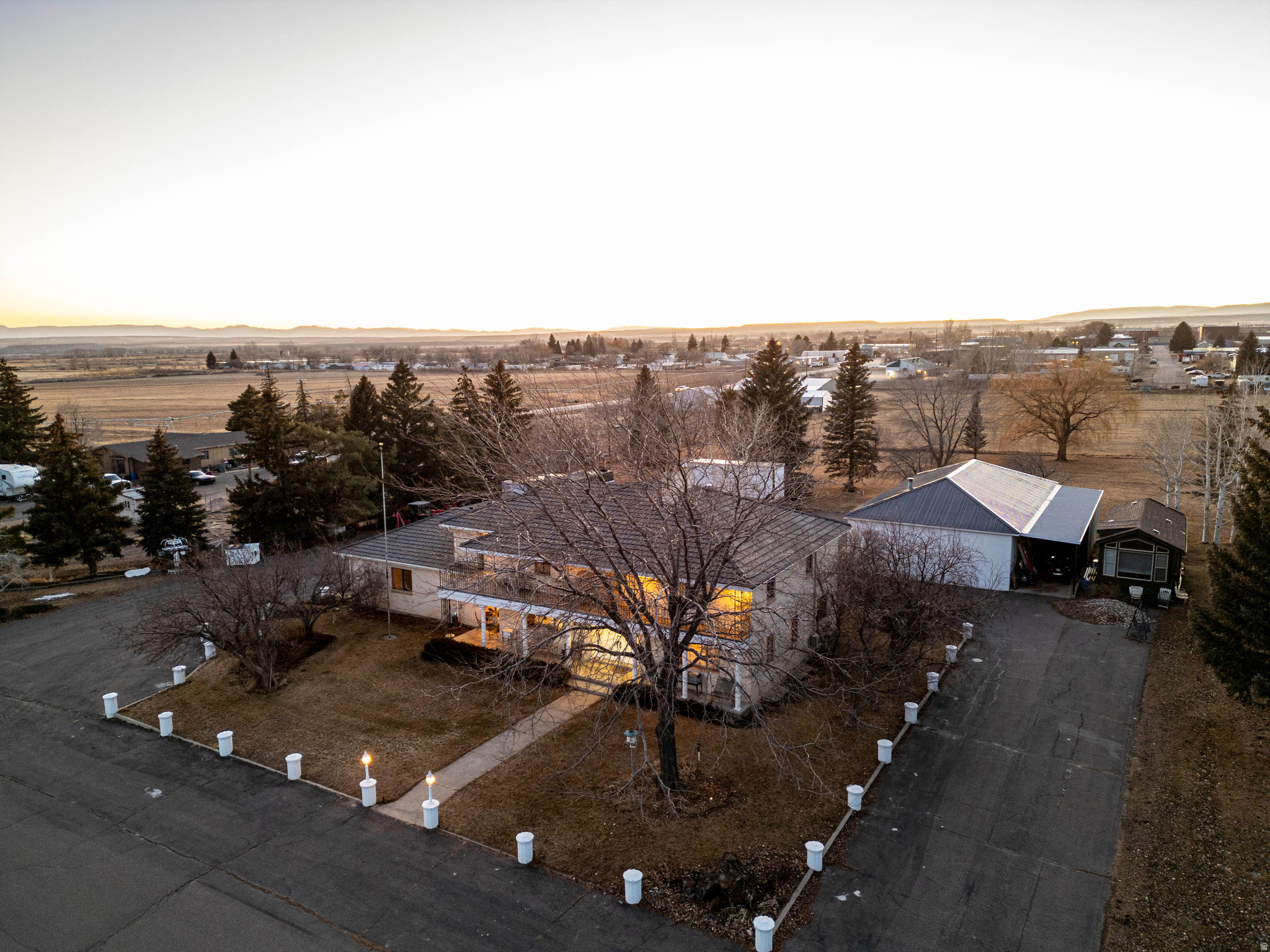 4063 N 15250 W