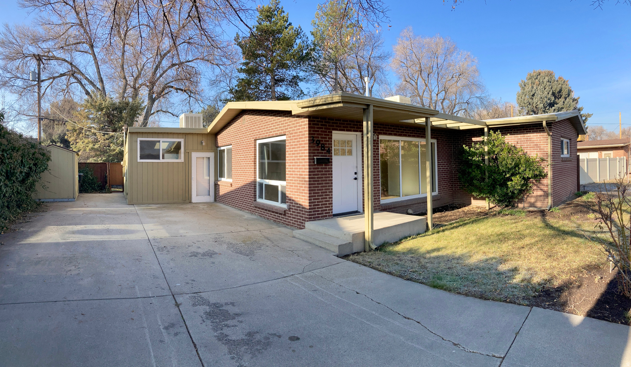 3984 S LUETTA DR