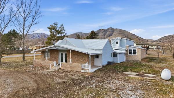 25615 N 8800 W