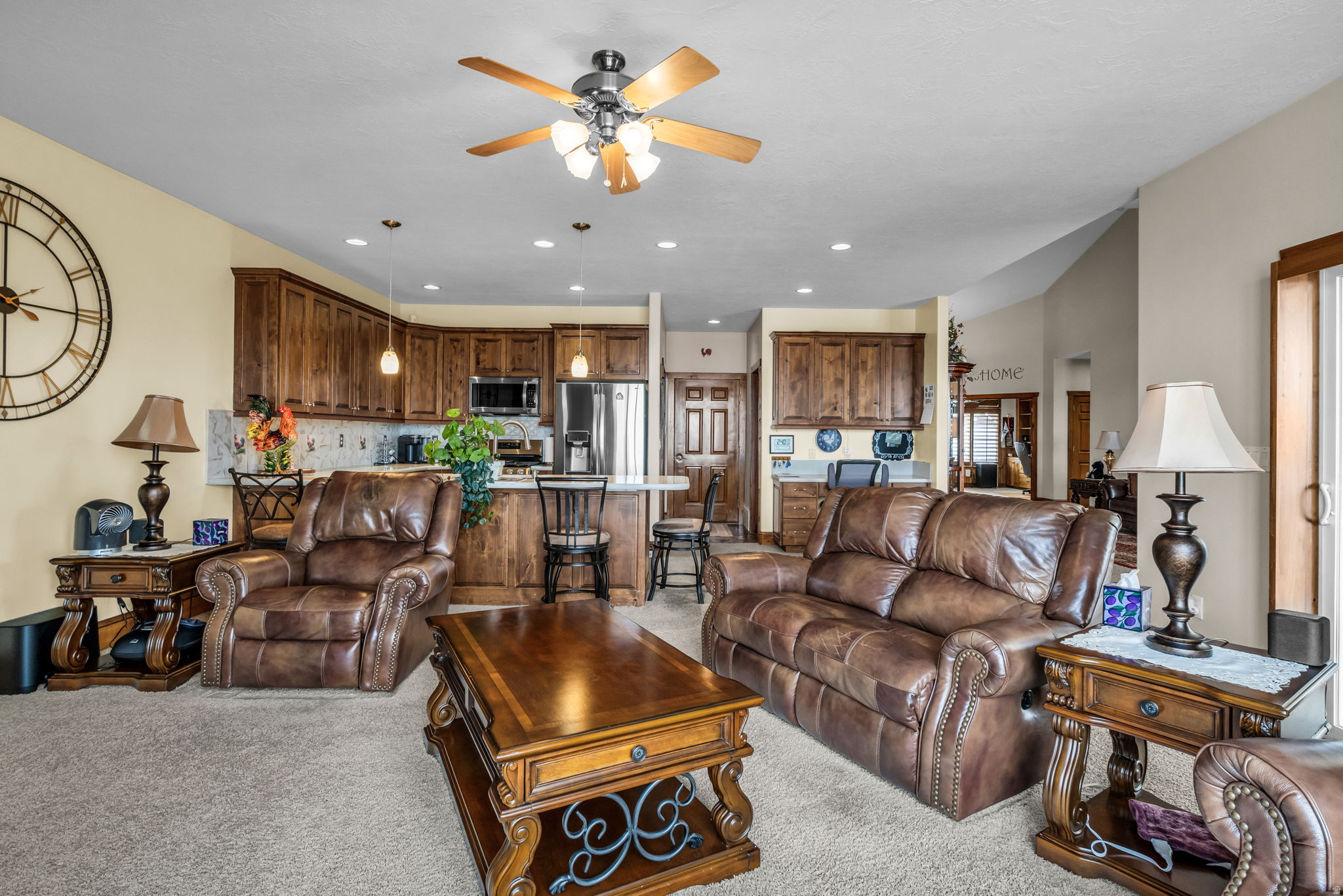 337 E BRAYDEN WAY