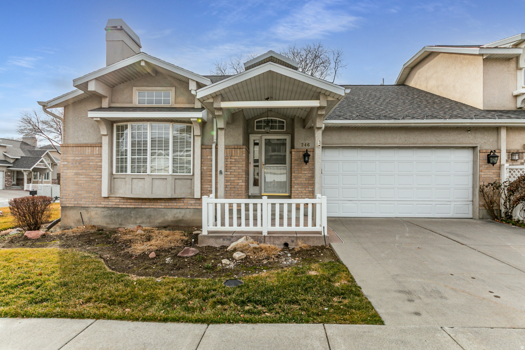 246 E COTTAGE WOOD LN
