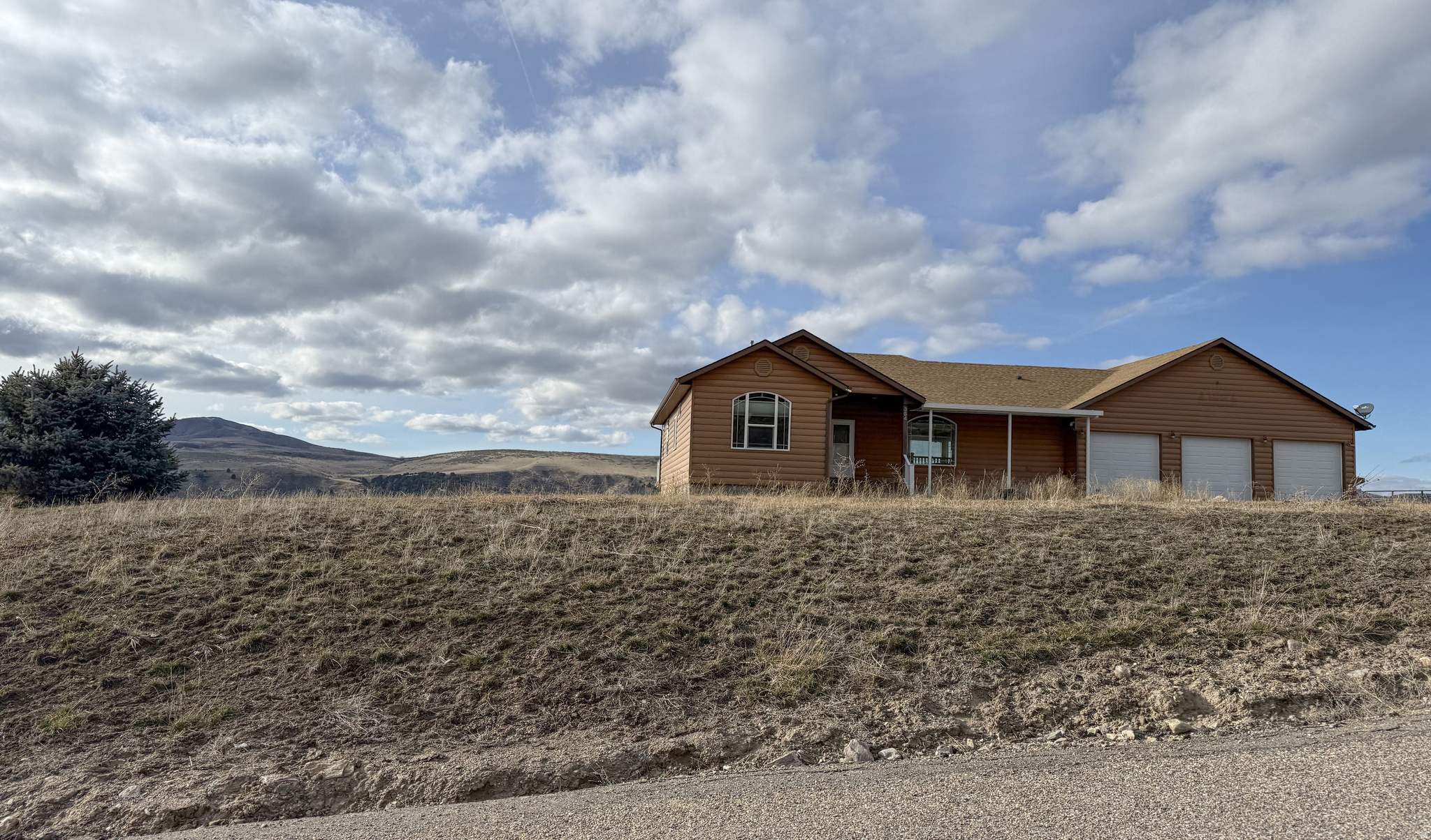 354 E LOWER ROCK RD