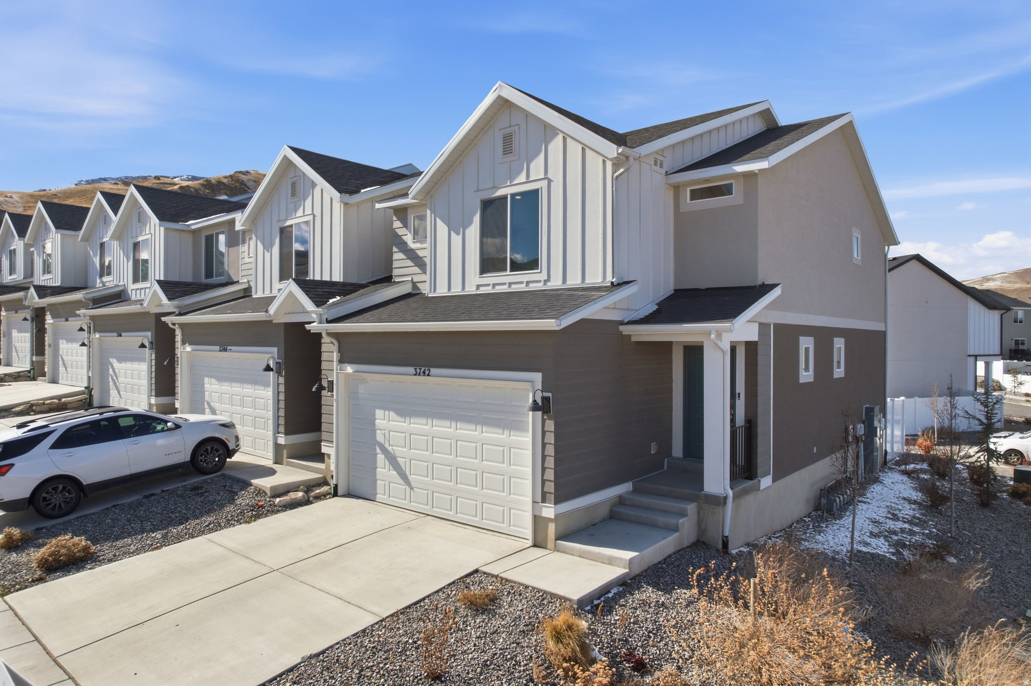 3742 S GOLD BANK DR