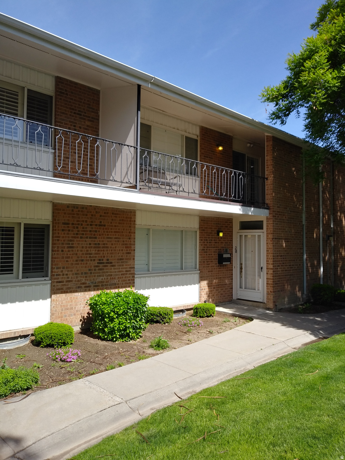 765 E THREE FOUNTAINS CIR #28