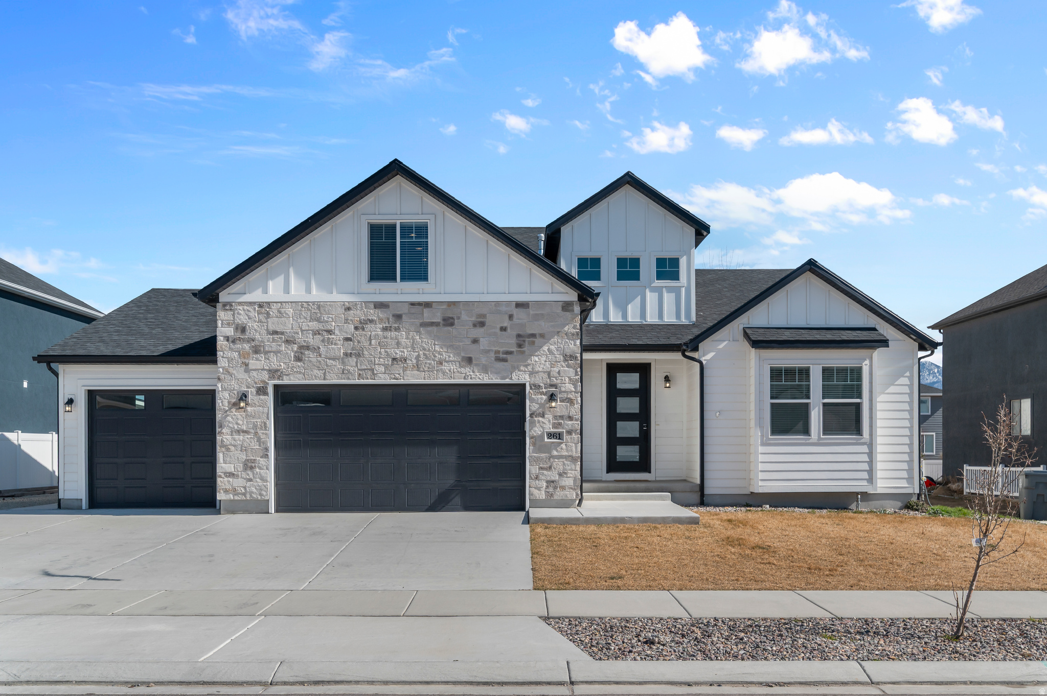 261 S ASPEN WAY