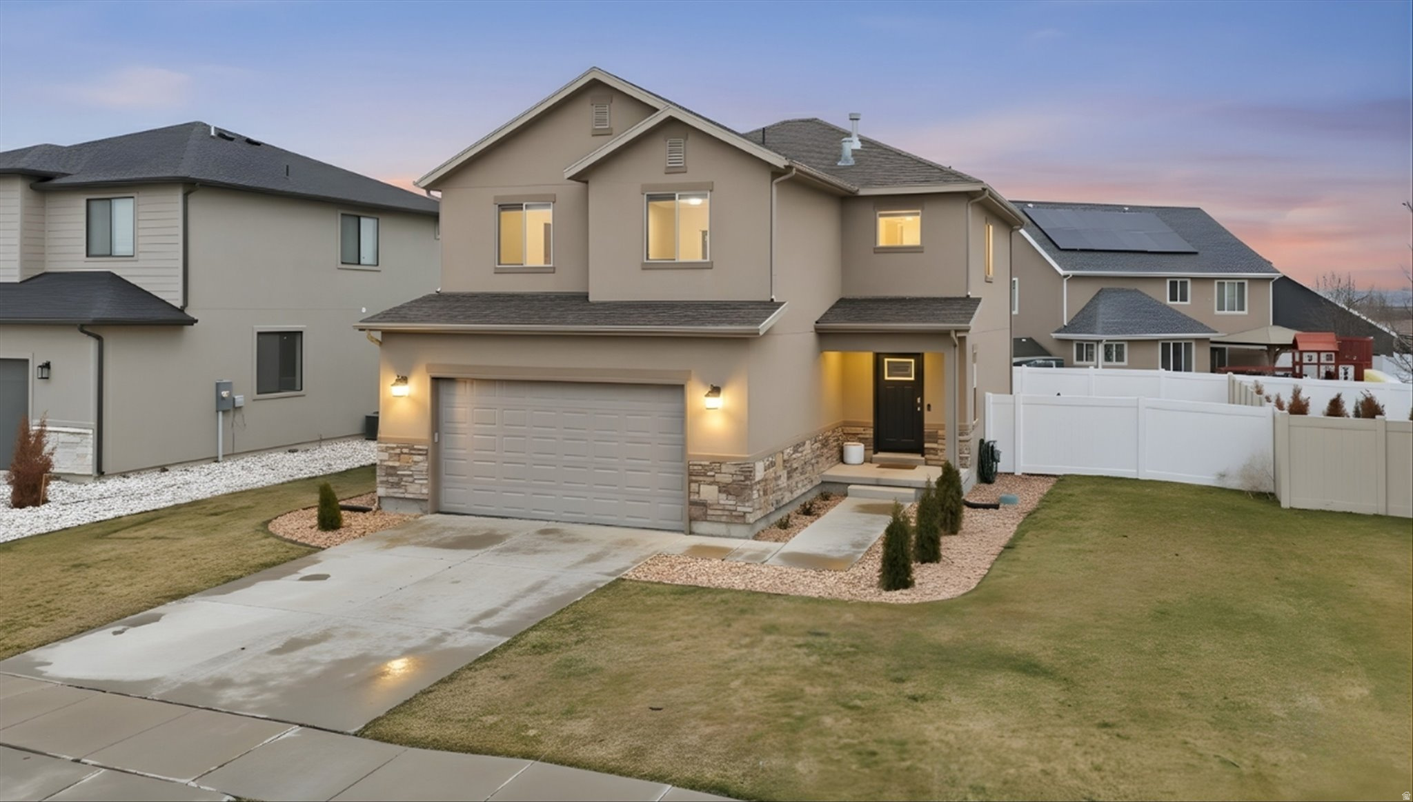 696 N DEVONSHIRE DR