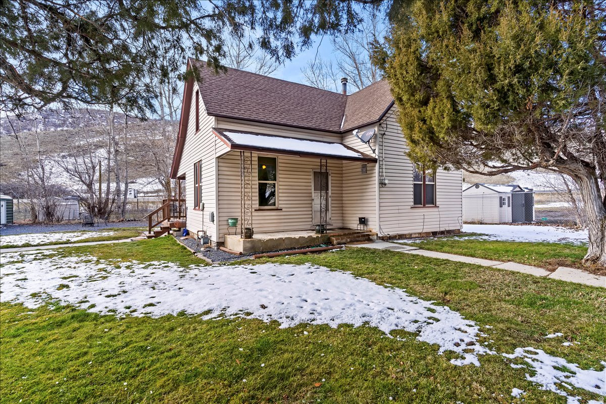 951 N MAIN ST