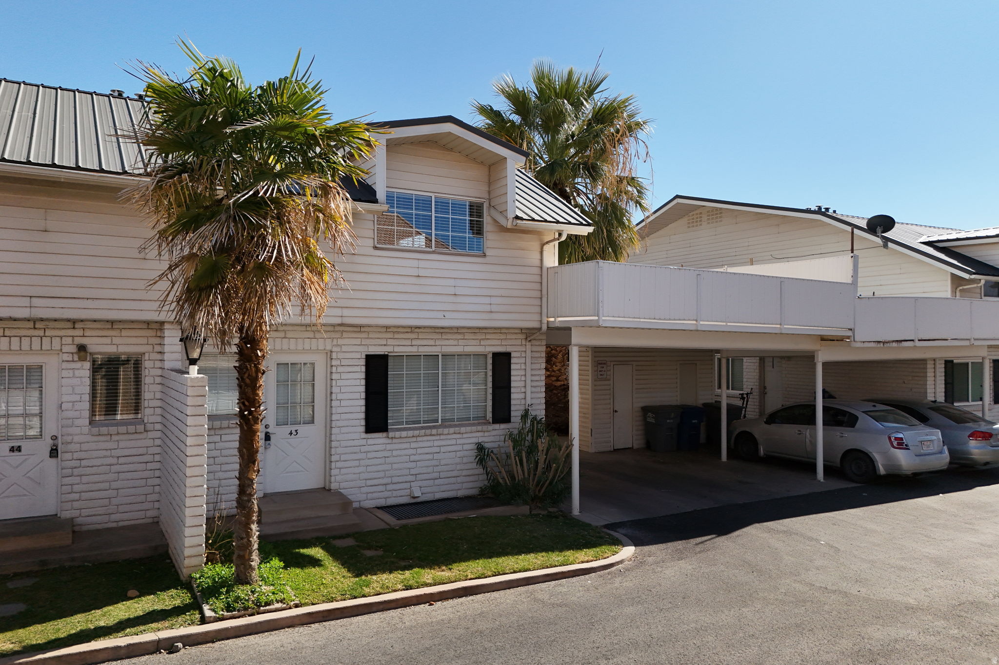 781 N VALLEY DR #43