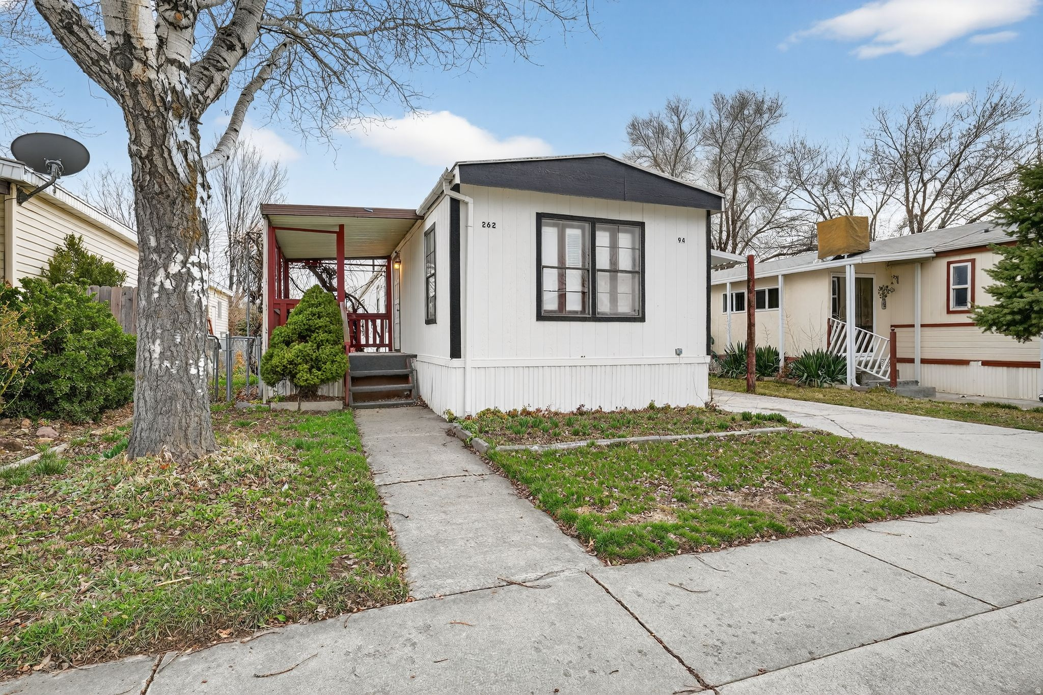 262 E HIDDEN VIEW DR #94