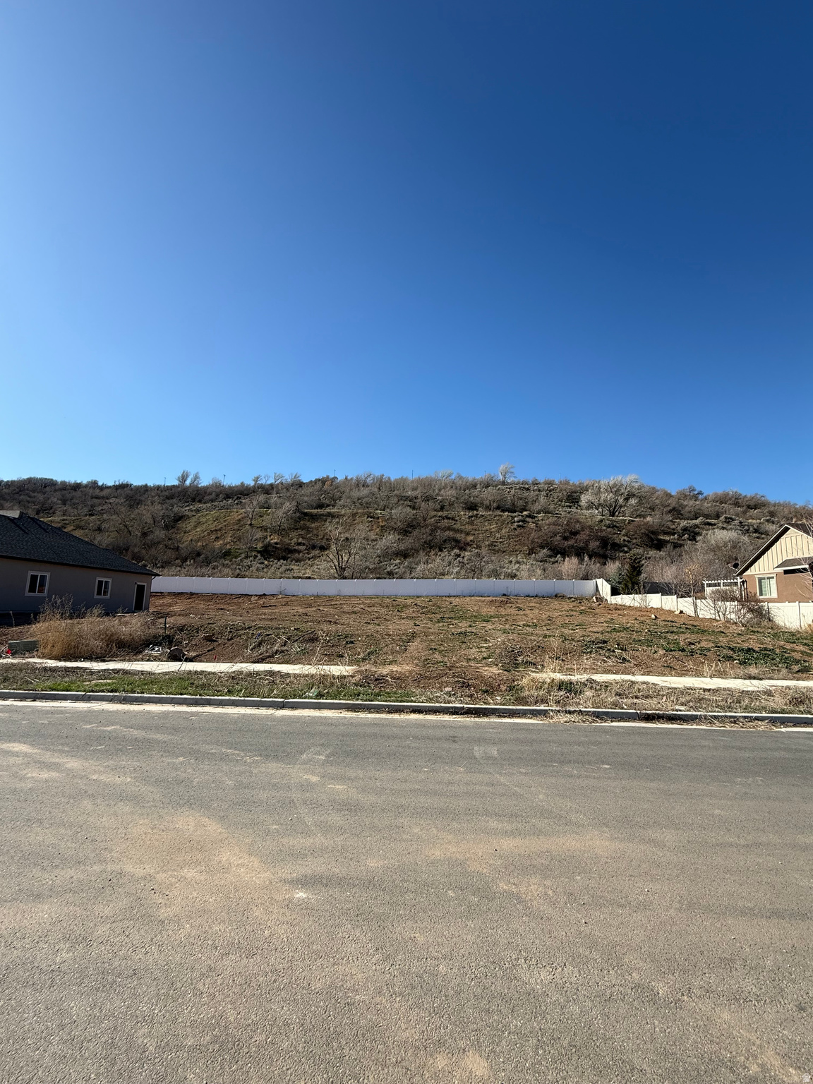 1119 E SOUTH BENCH DR