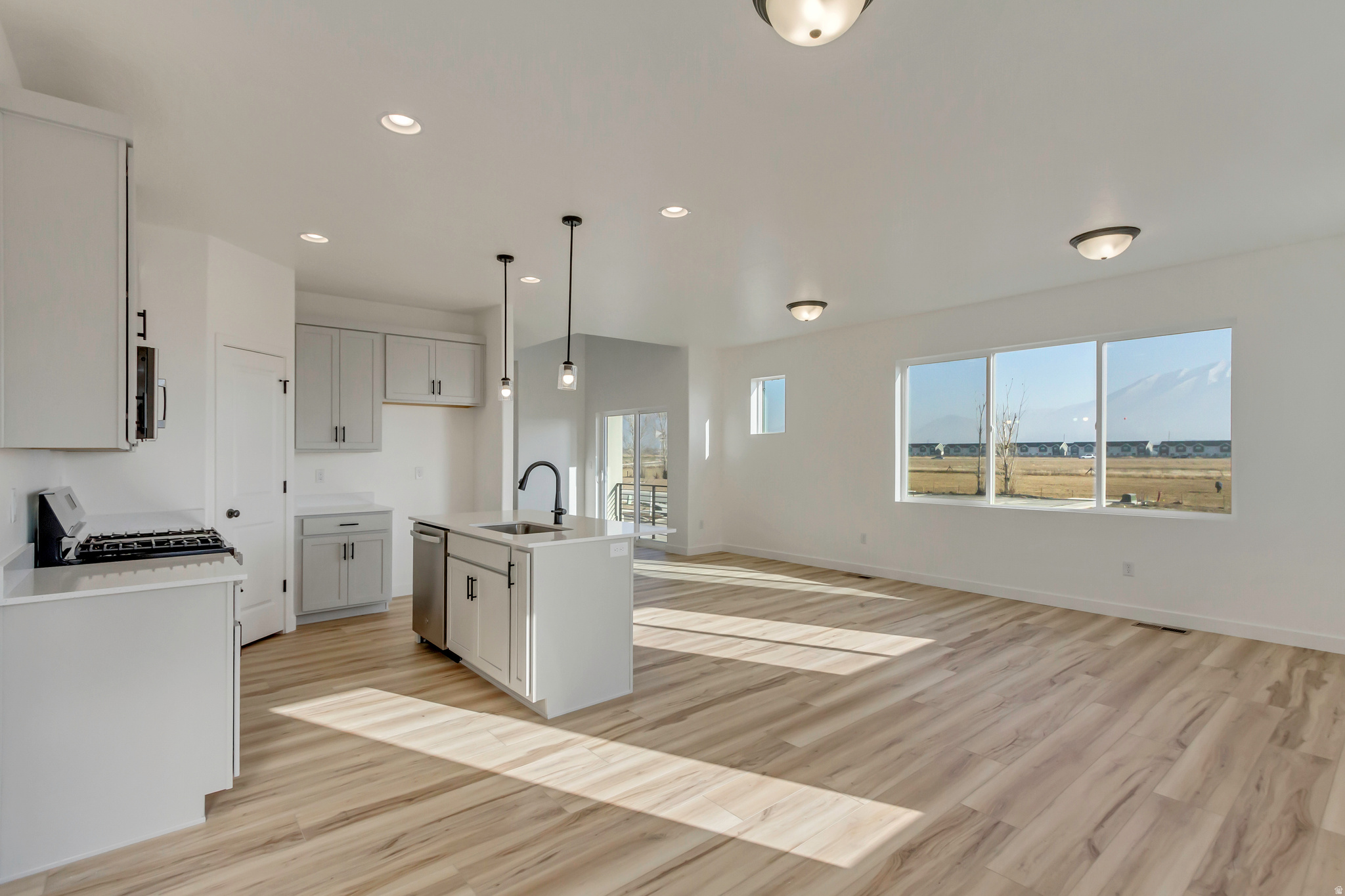 1102 W 1580 N #172